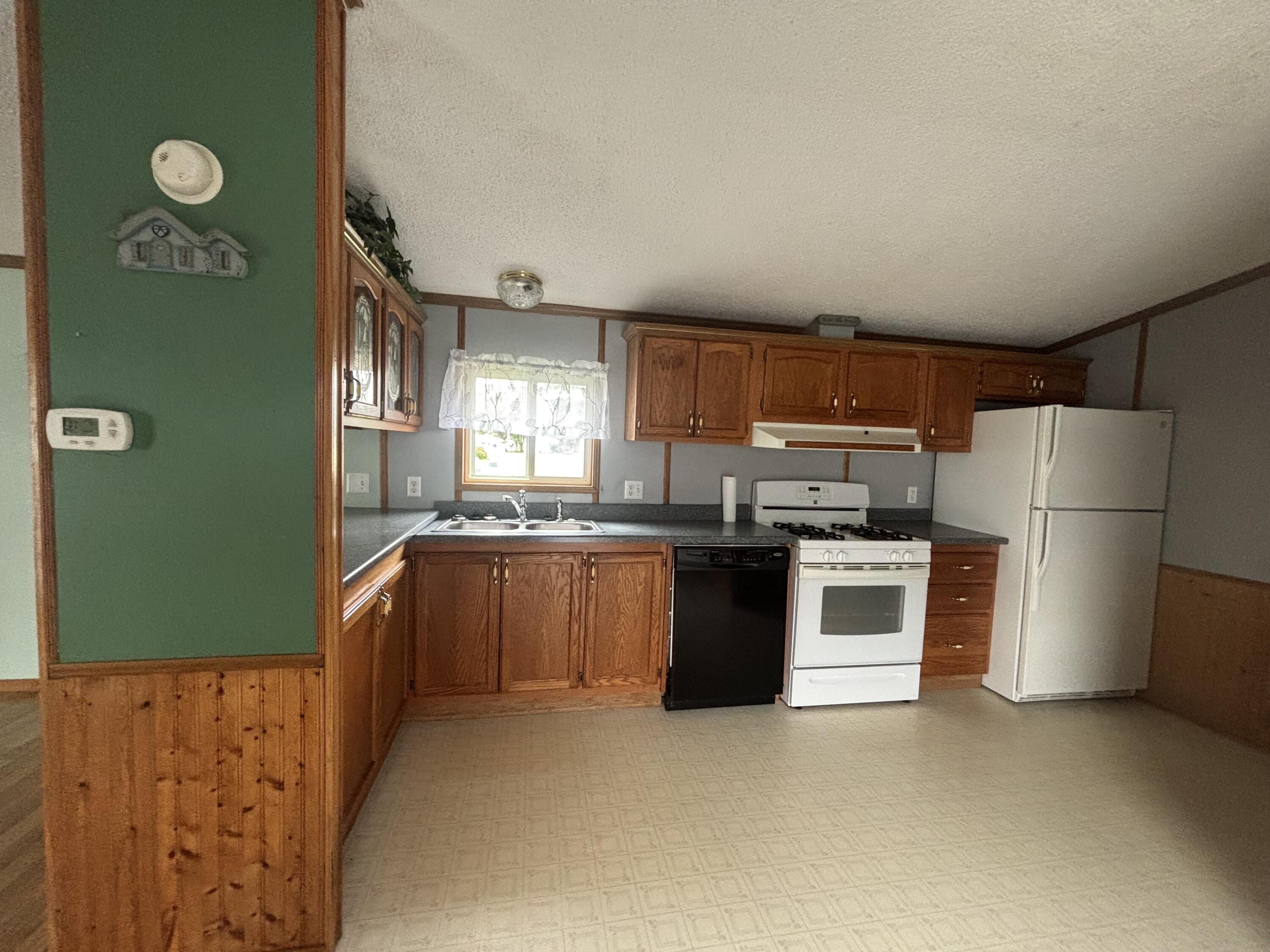 12049 Holly Drive 20 Property Photo 4