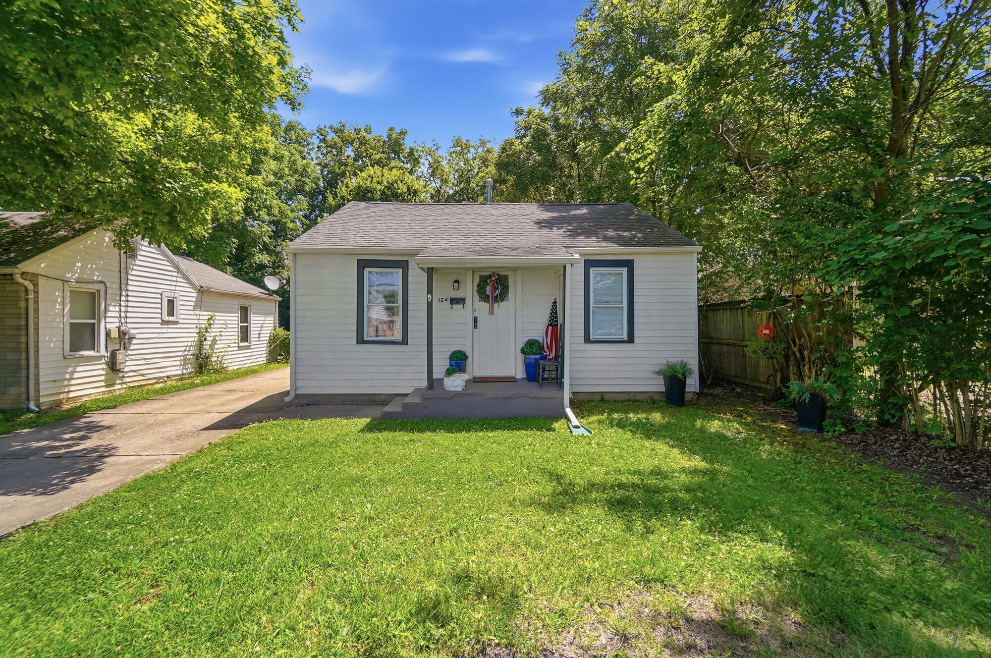 124 4th Avenue Property Photo 2