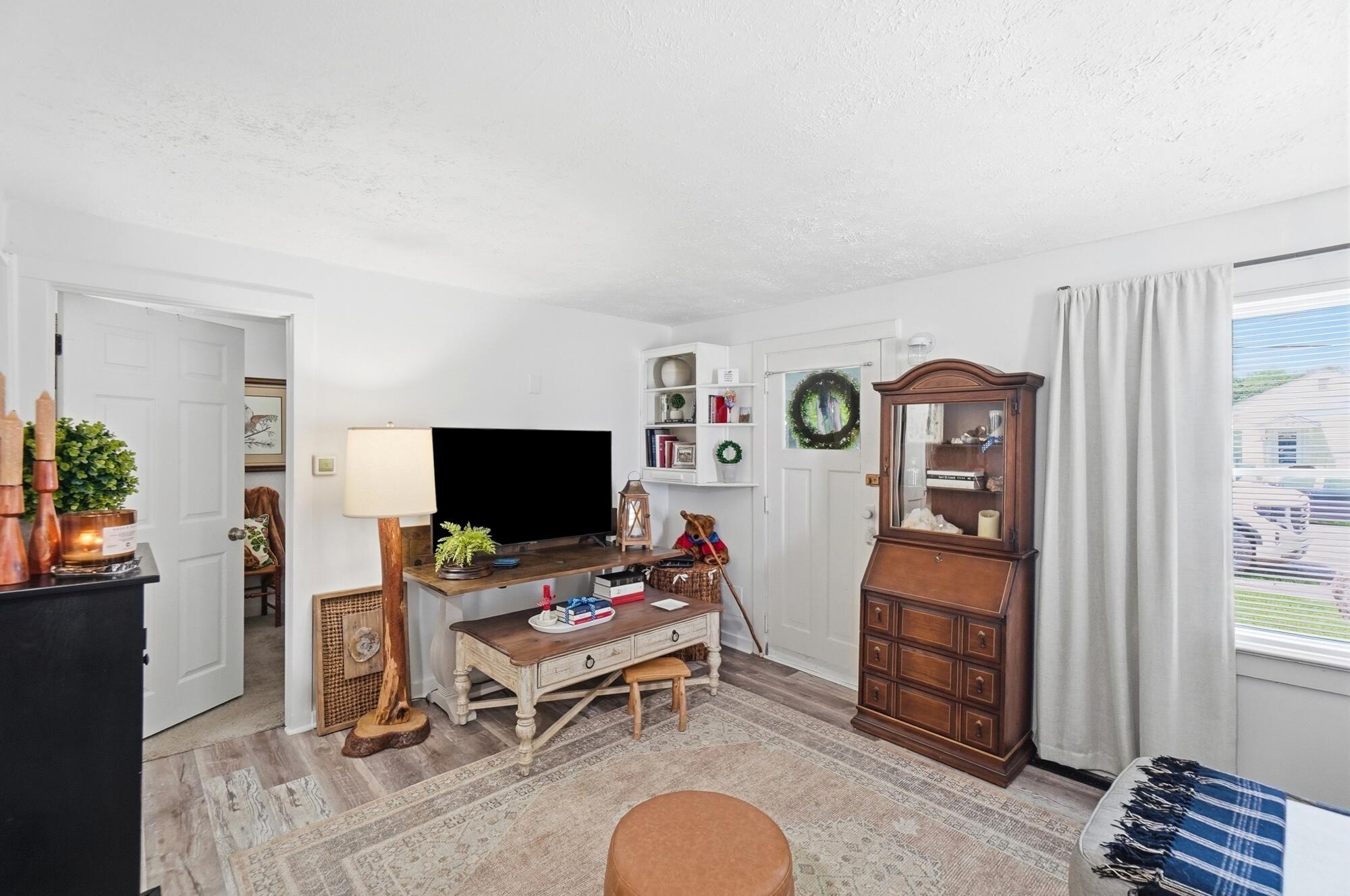 124 4th Avenue Property Photo 5