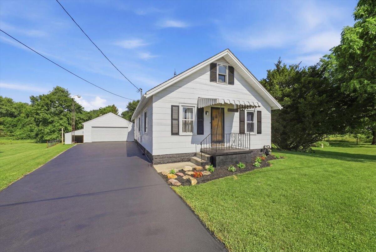 2955 Mechanicsburg Road Property Photo 1