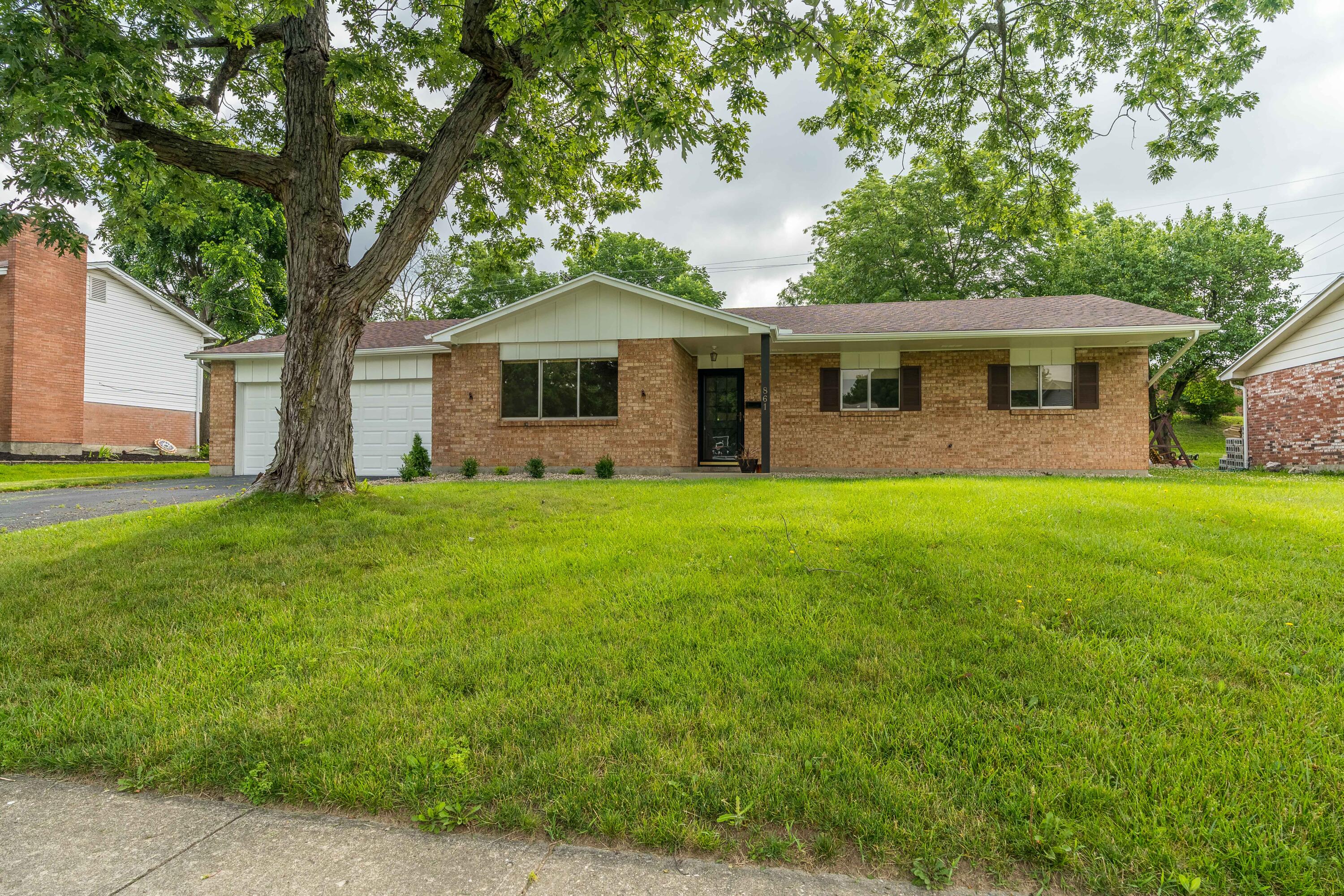 861 Kenbrook Drive Property Photo 2