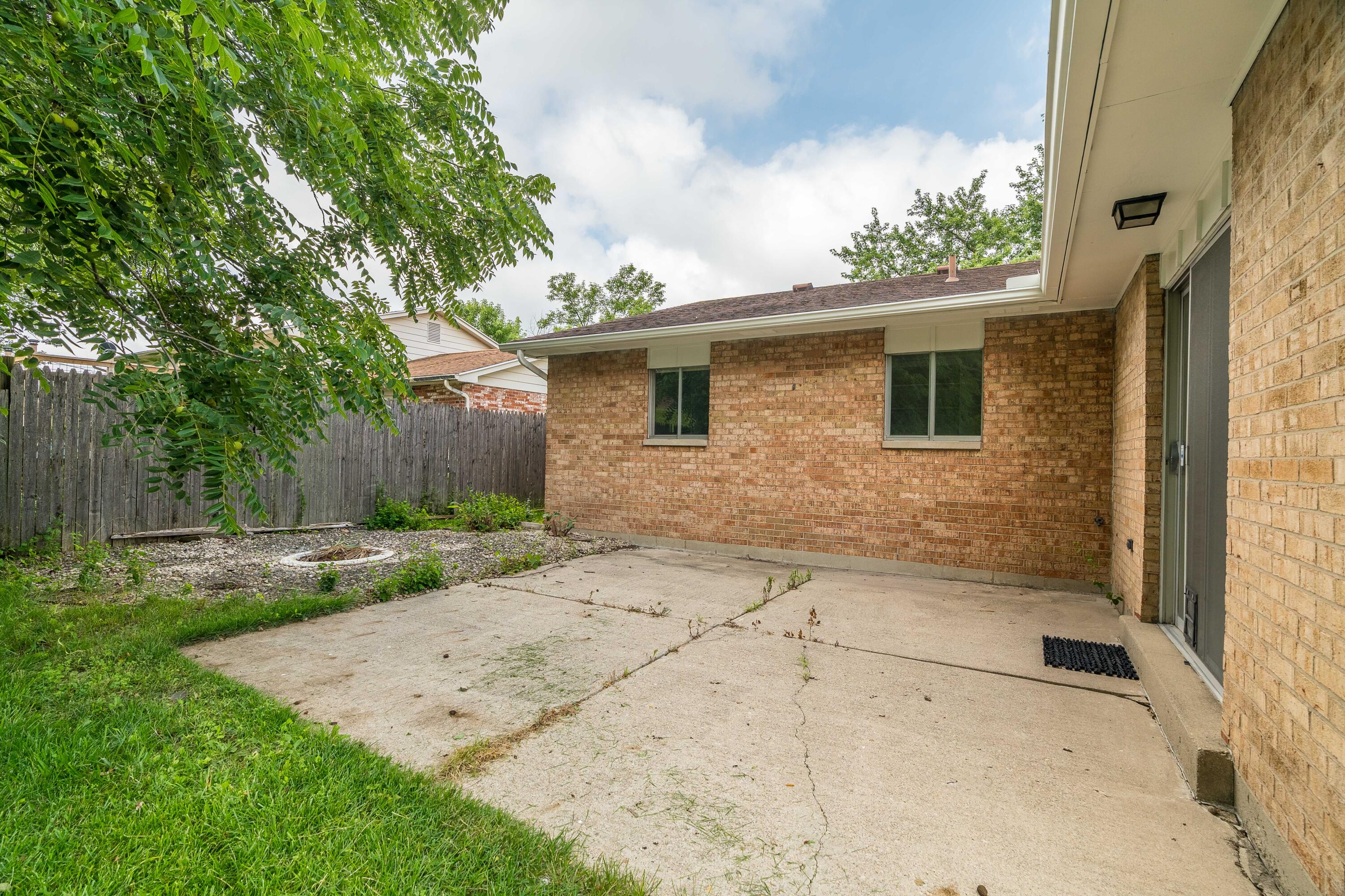 861 Kenbrook Drive Property Photo 6