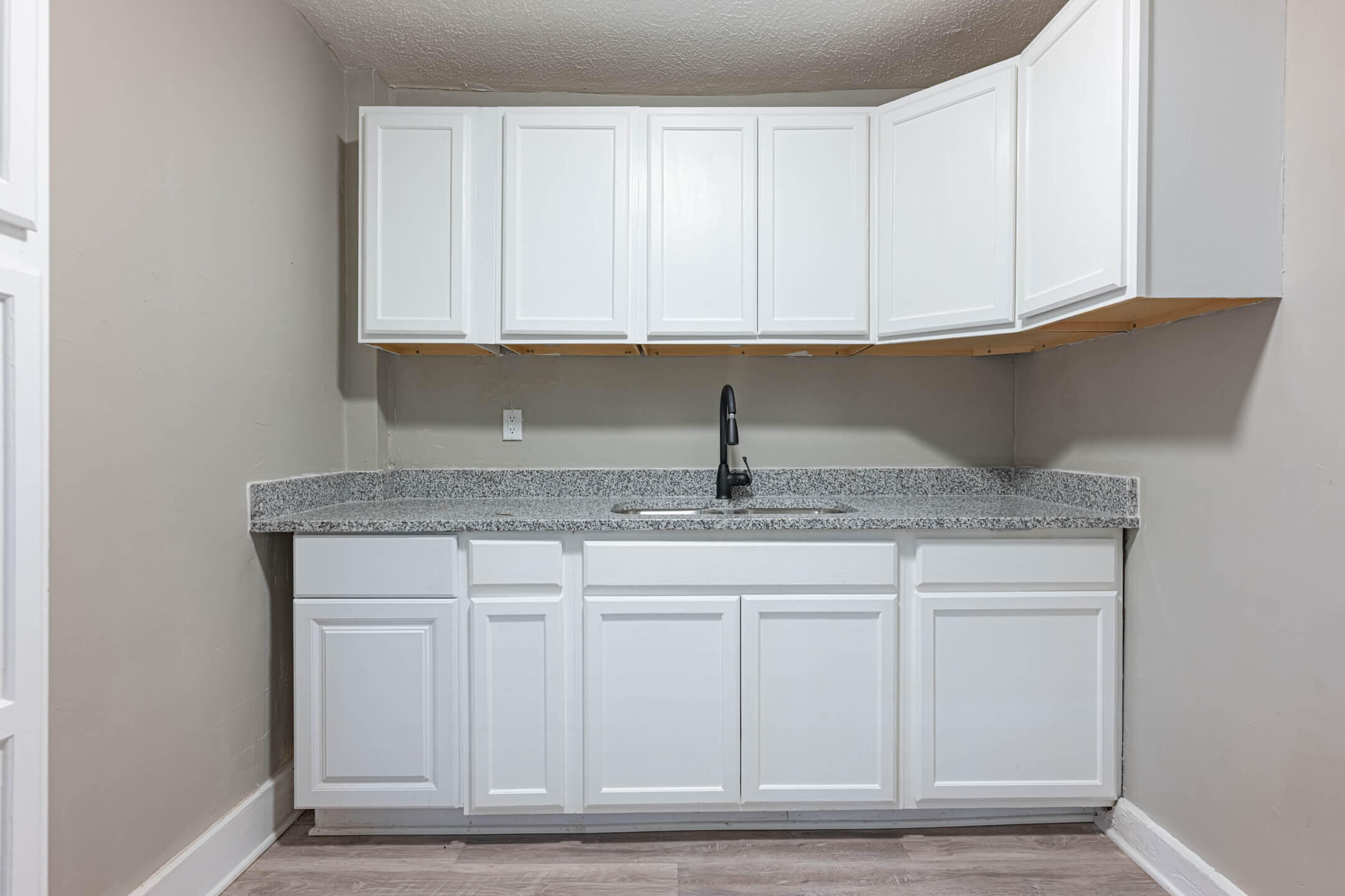 1120 Innisfallen Avenue Property Photo 9