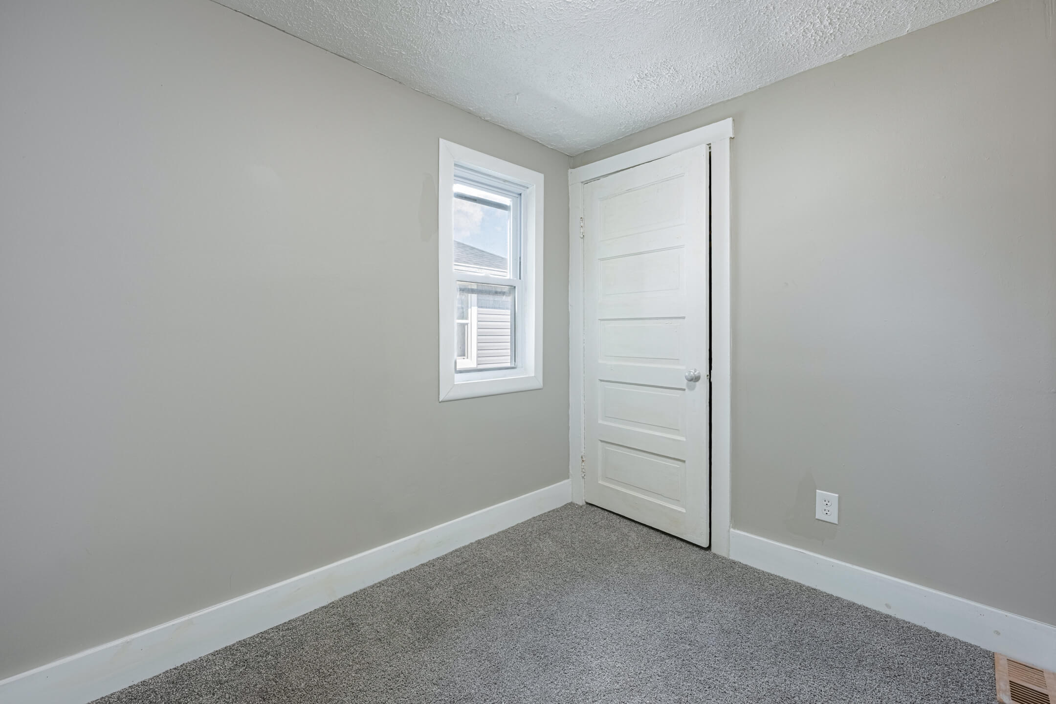 1120 Innisfallen Avenue Property Photo 12
