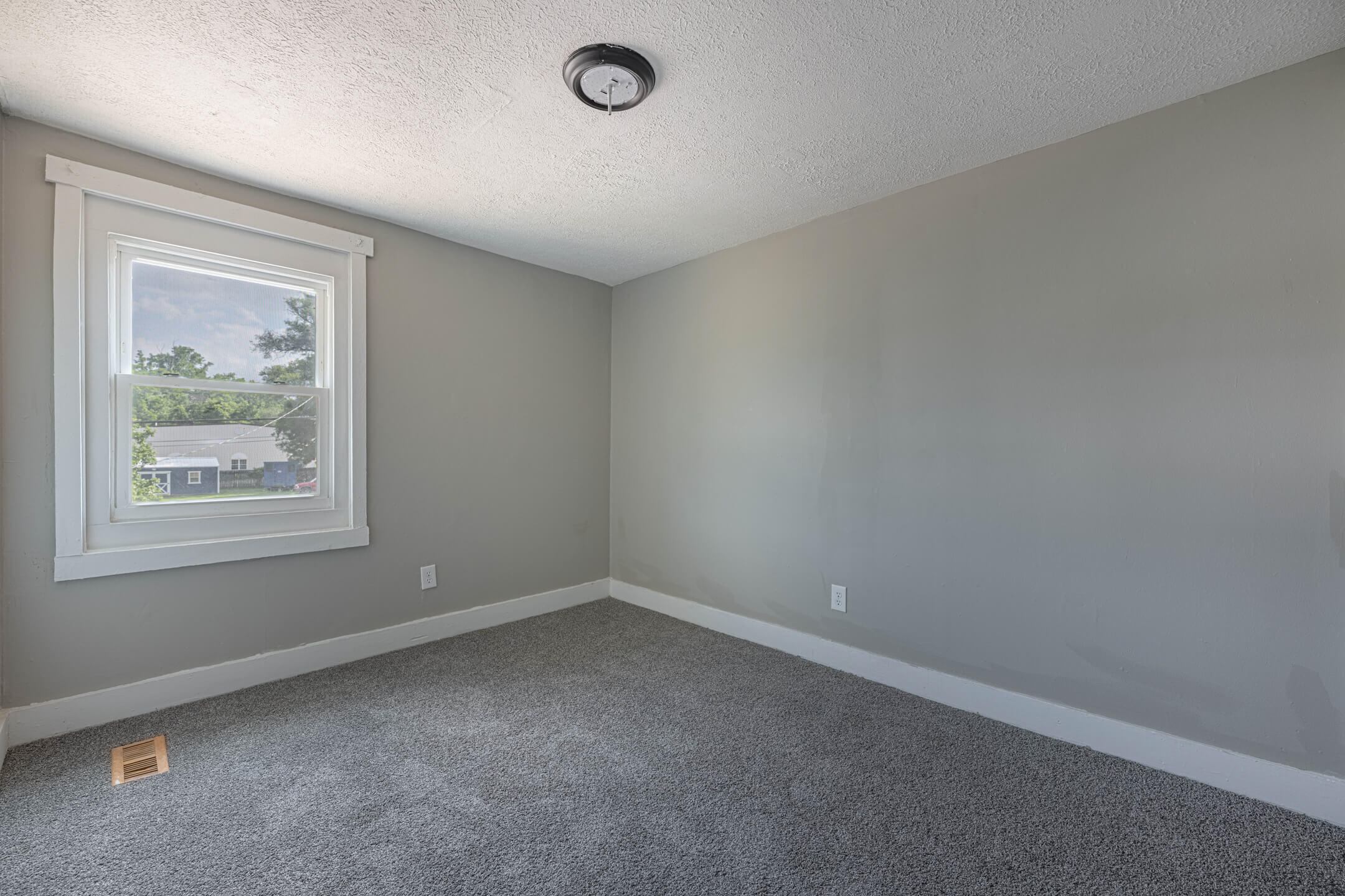 1120 Innisfallen Avenue Property Photo 15