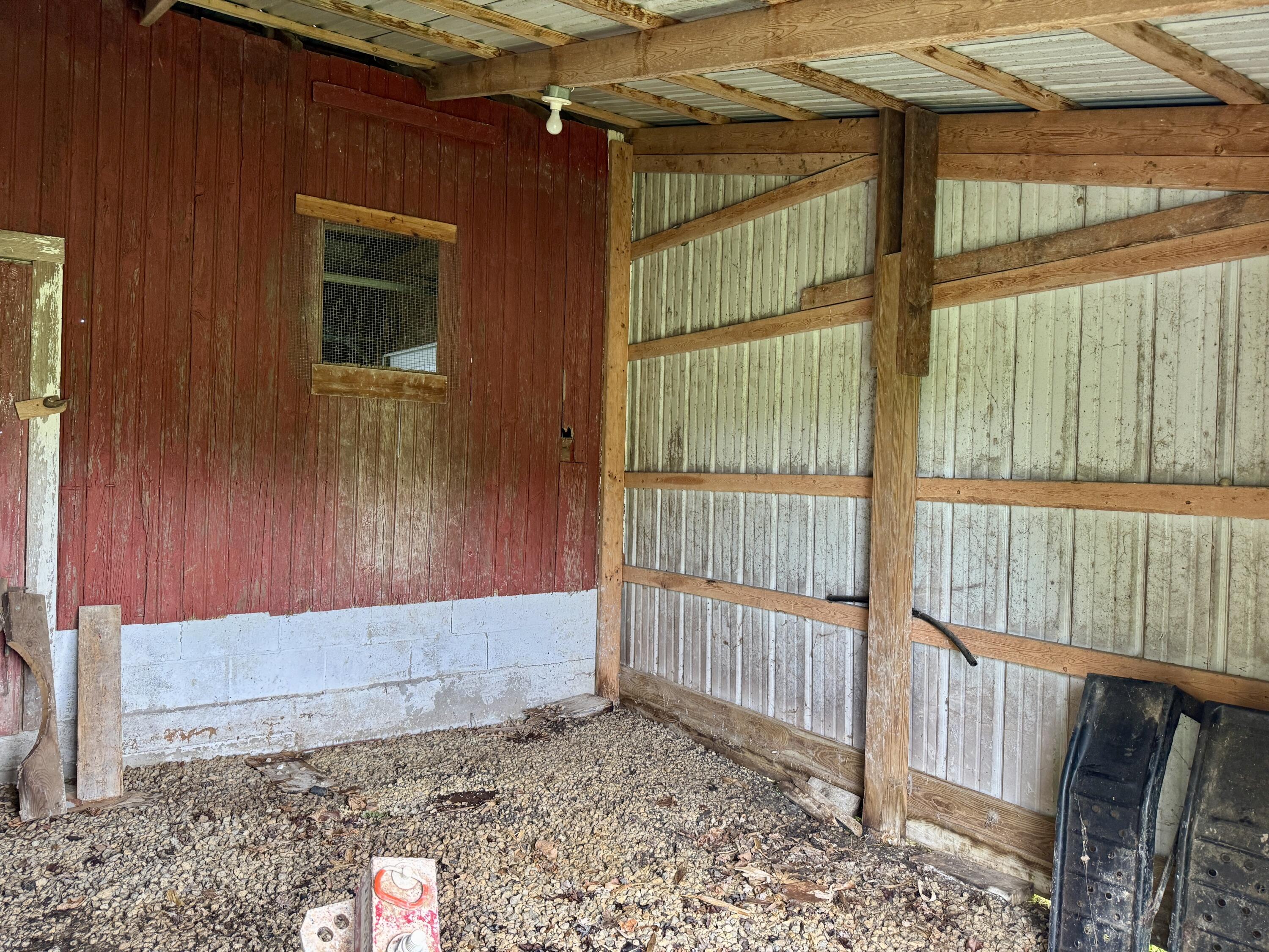 9910 Eichar Road Property Photo 54