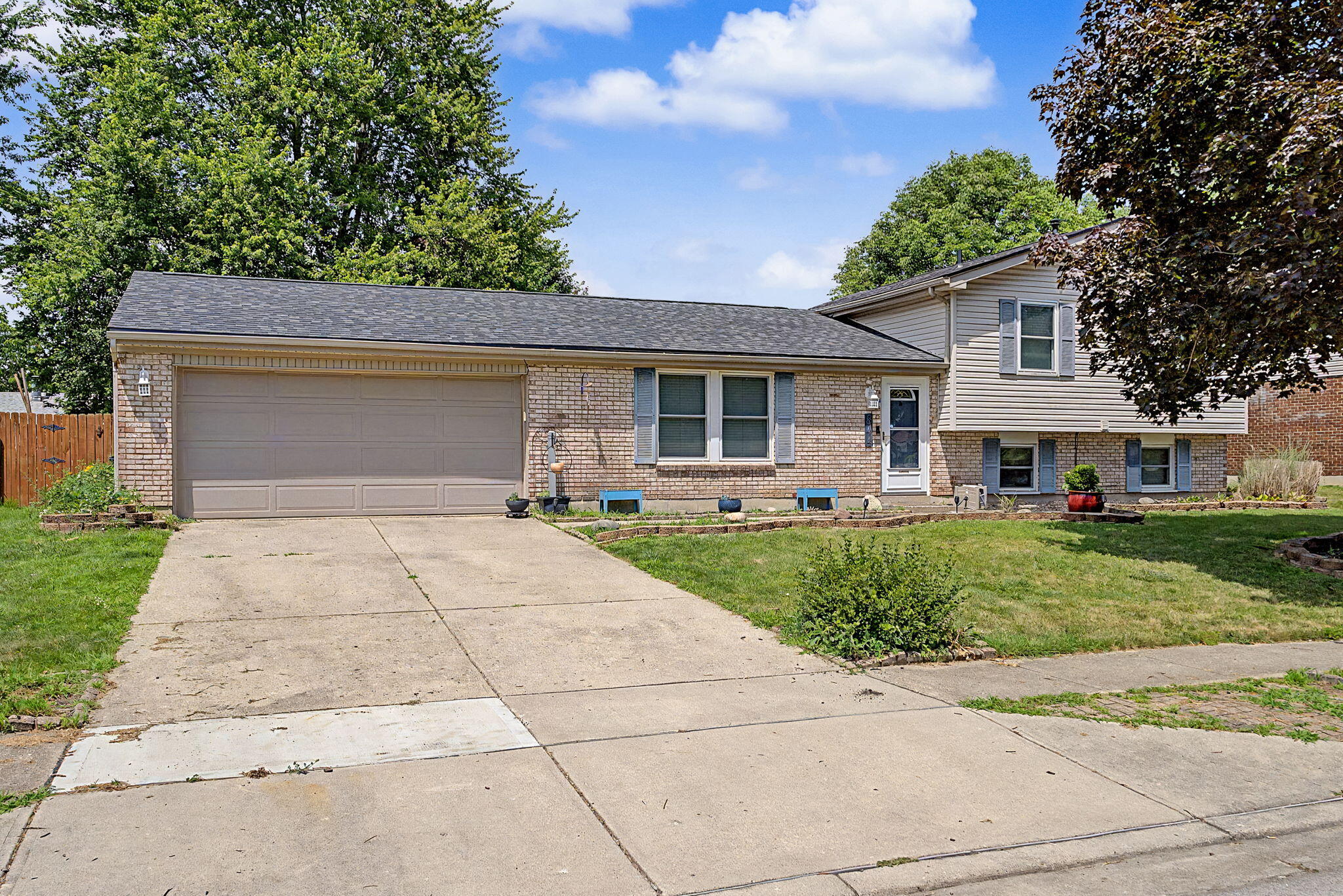844 Sunset Drive Property Photo 1