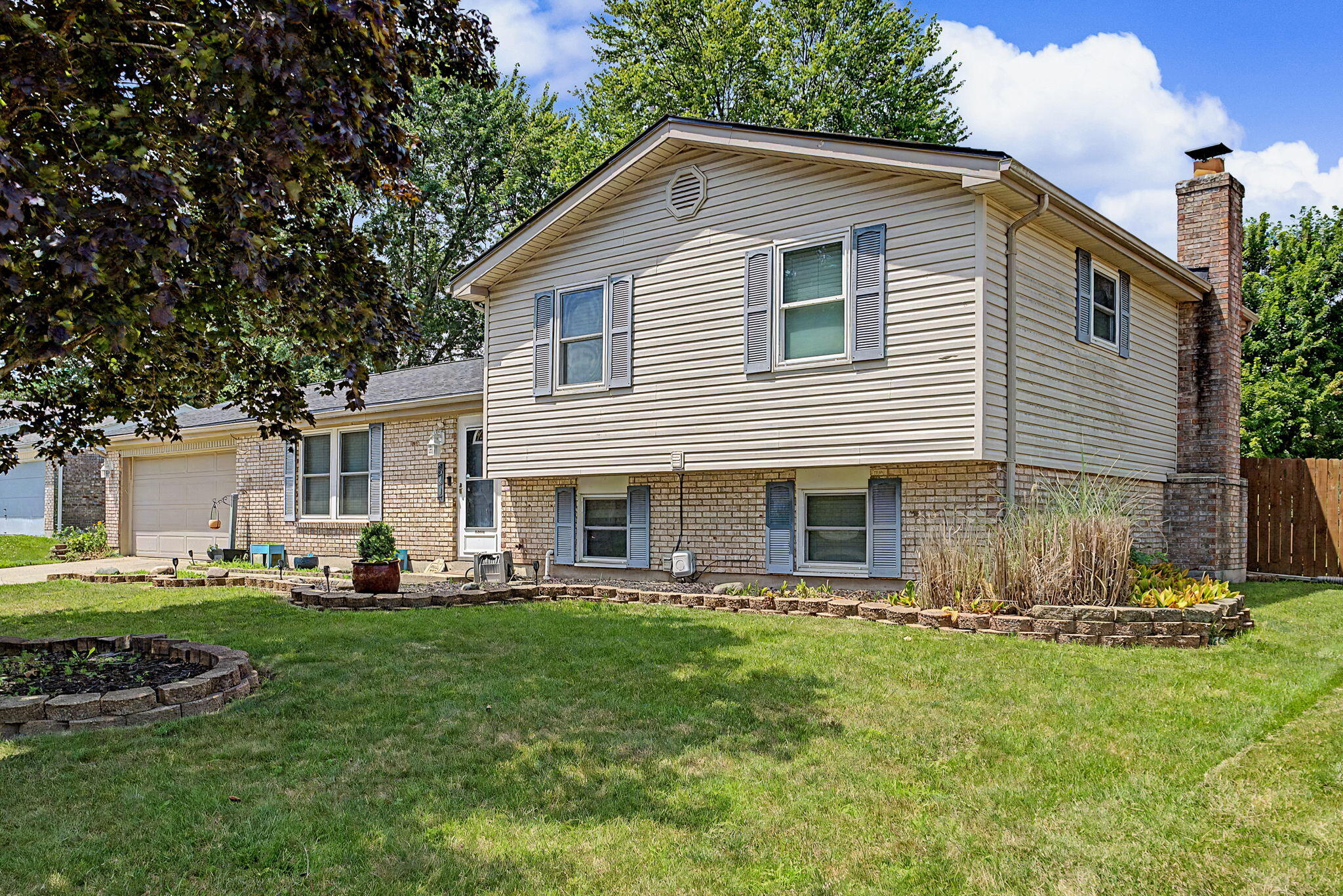 844 Sunset Drive Property Photo 3