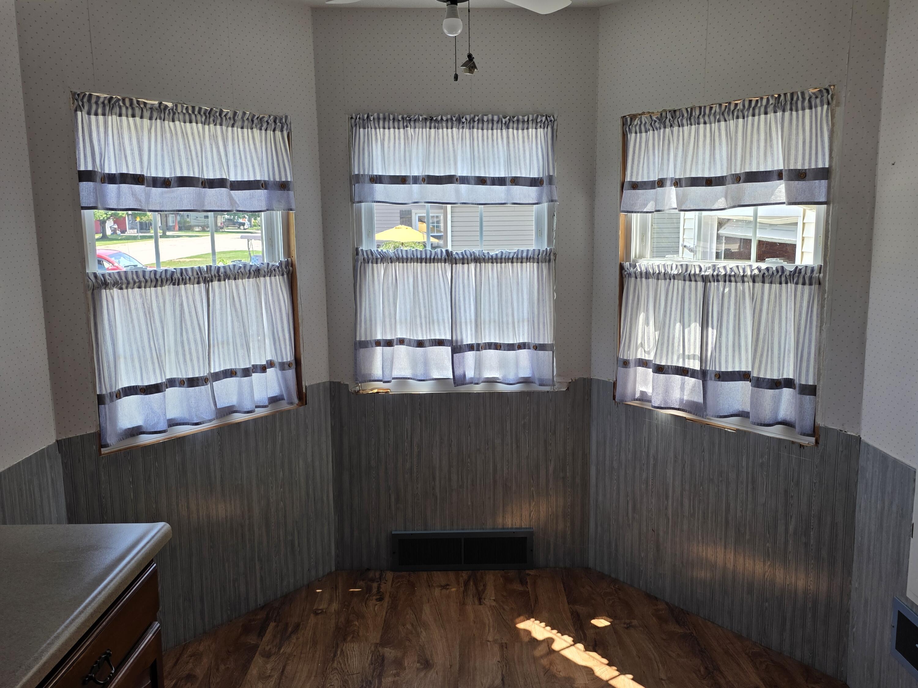 207 E Harmon Drive Property Photo 13