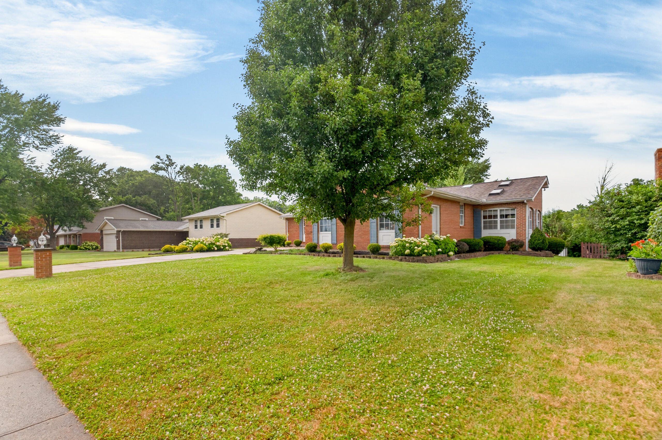316 E Robinwood Street Property Photo 4