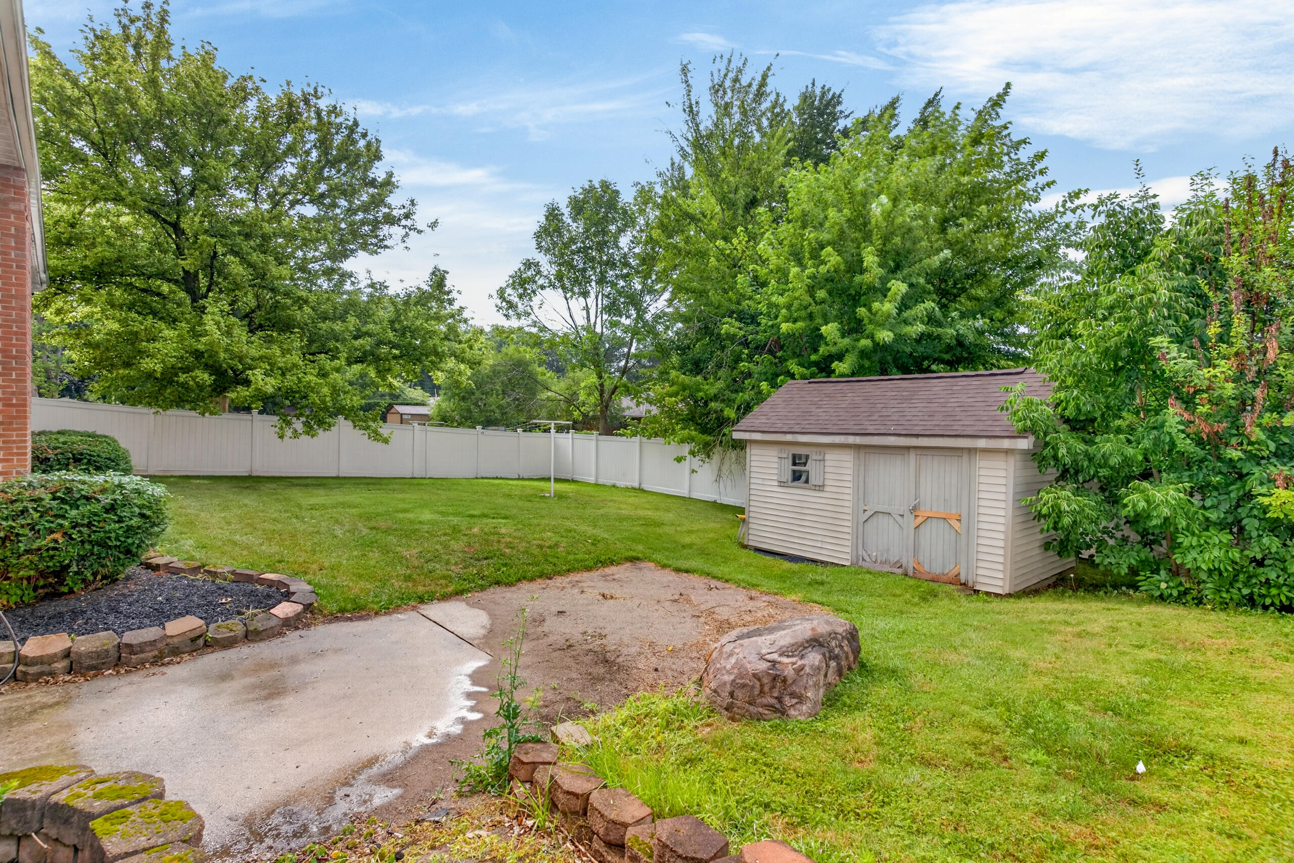 316 E Robinwood Street Property Photo 53