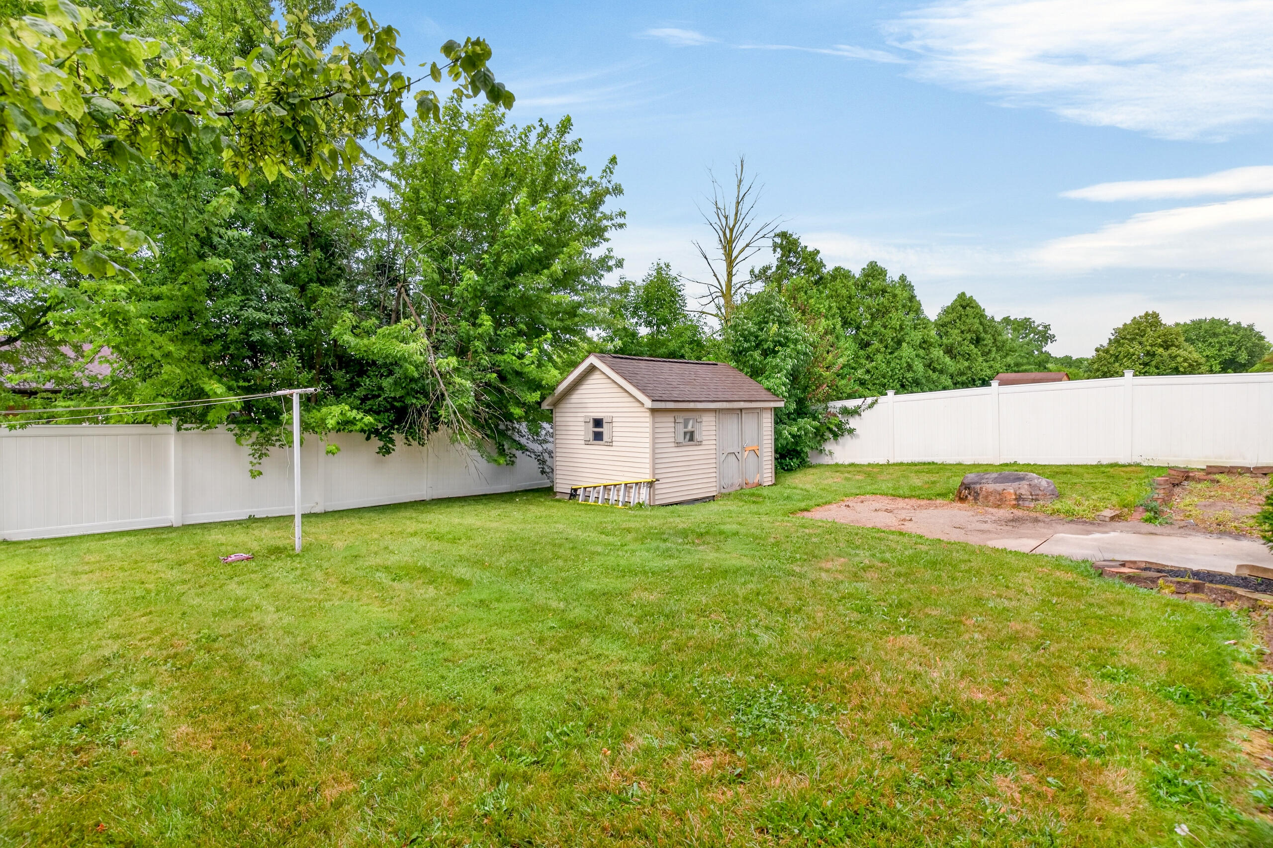 316 E Robinwood Street Property Photo 59