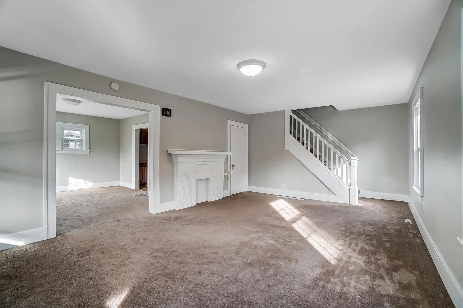 1810 N Limestone Street Property Photo 11