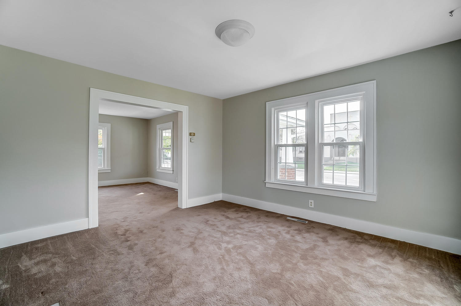 1810 N Limestone Street Property Photo 14