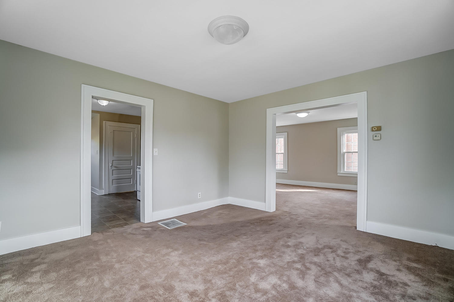 1810 N Limestone Street Property Photo 15