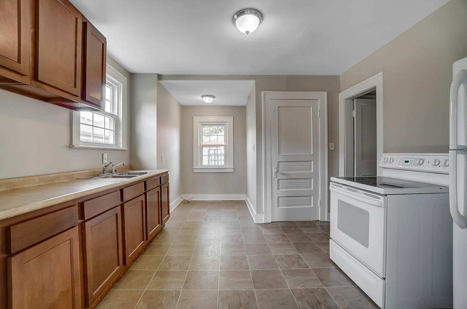 1810 N Limestone Street Property Photo 16
