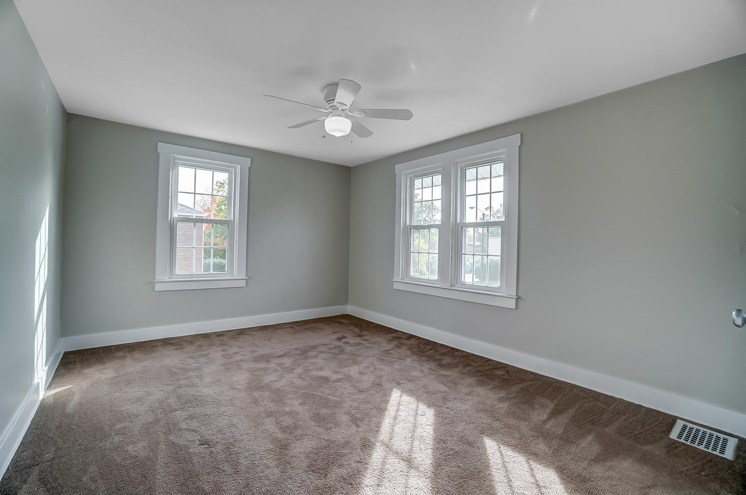 1810 N Limestone Street Property Photo 22