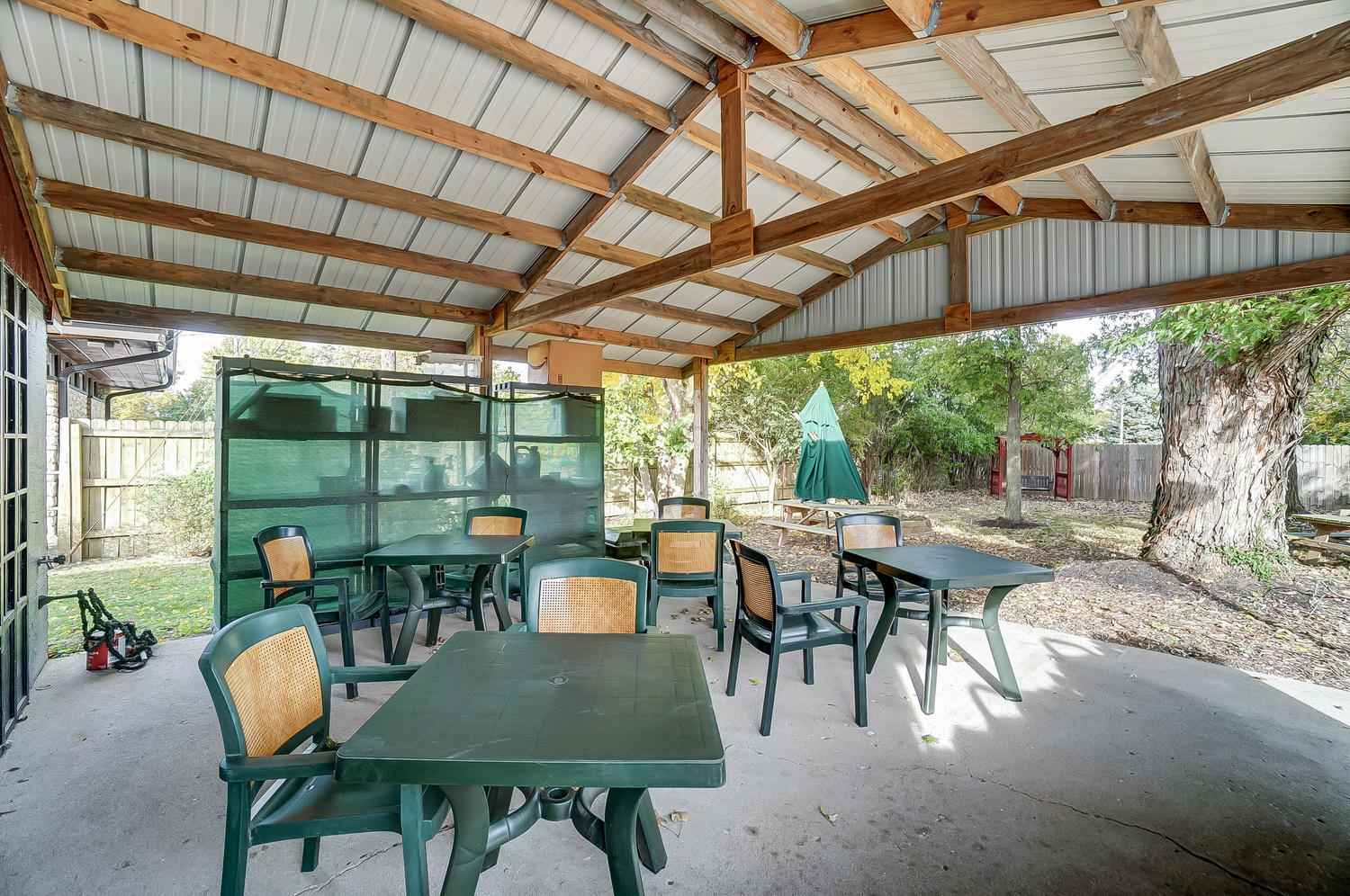 1810 N Limestone Street Property Photo 41