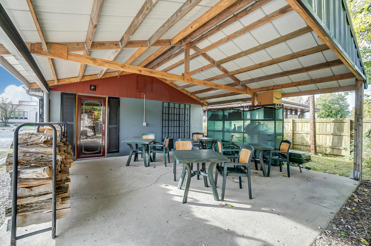 1810 N Limestone Street Property Photo 42
