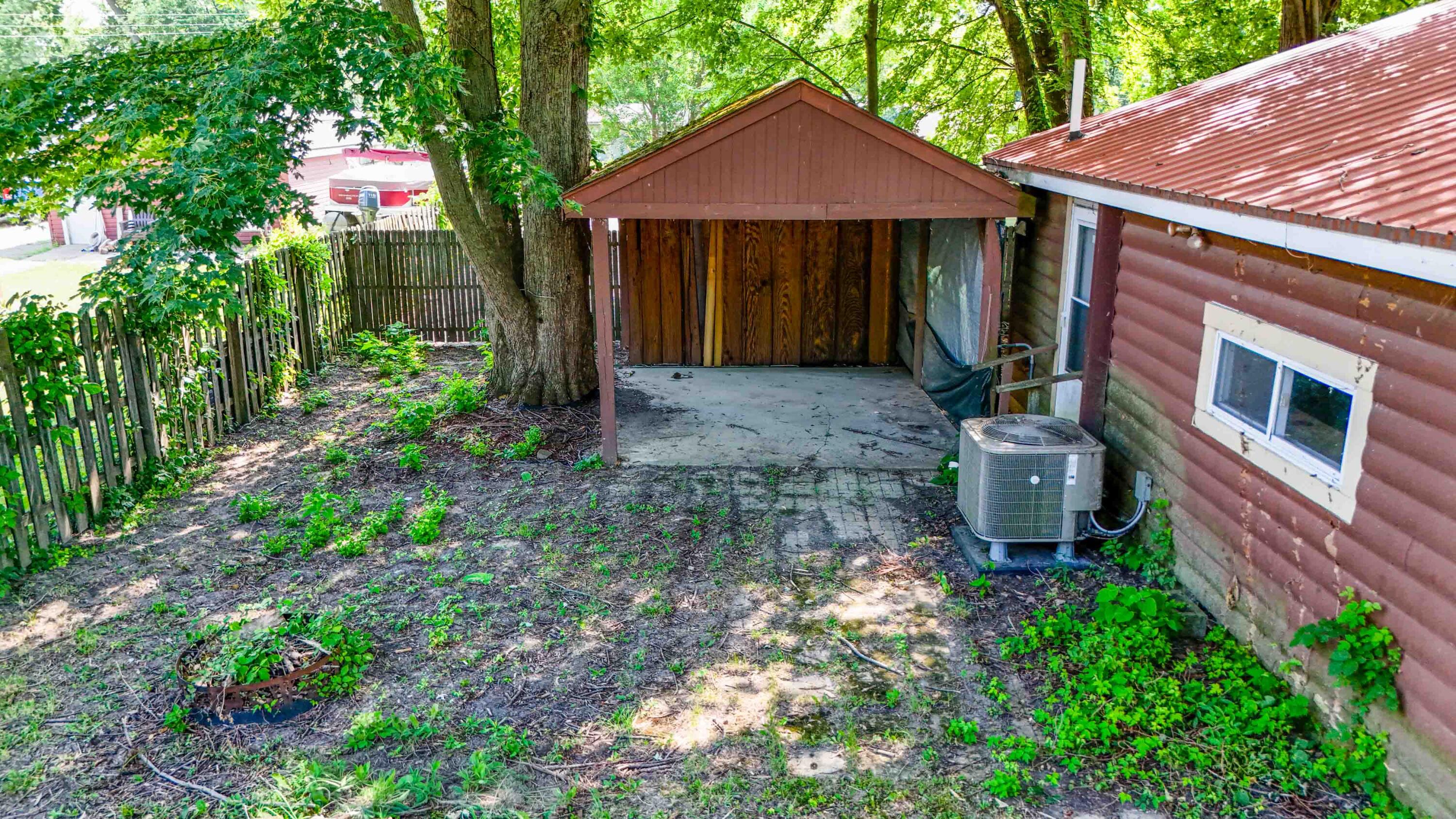 11292 Hiawatha Path Property Photo 3