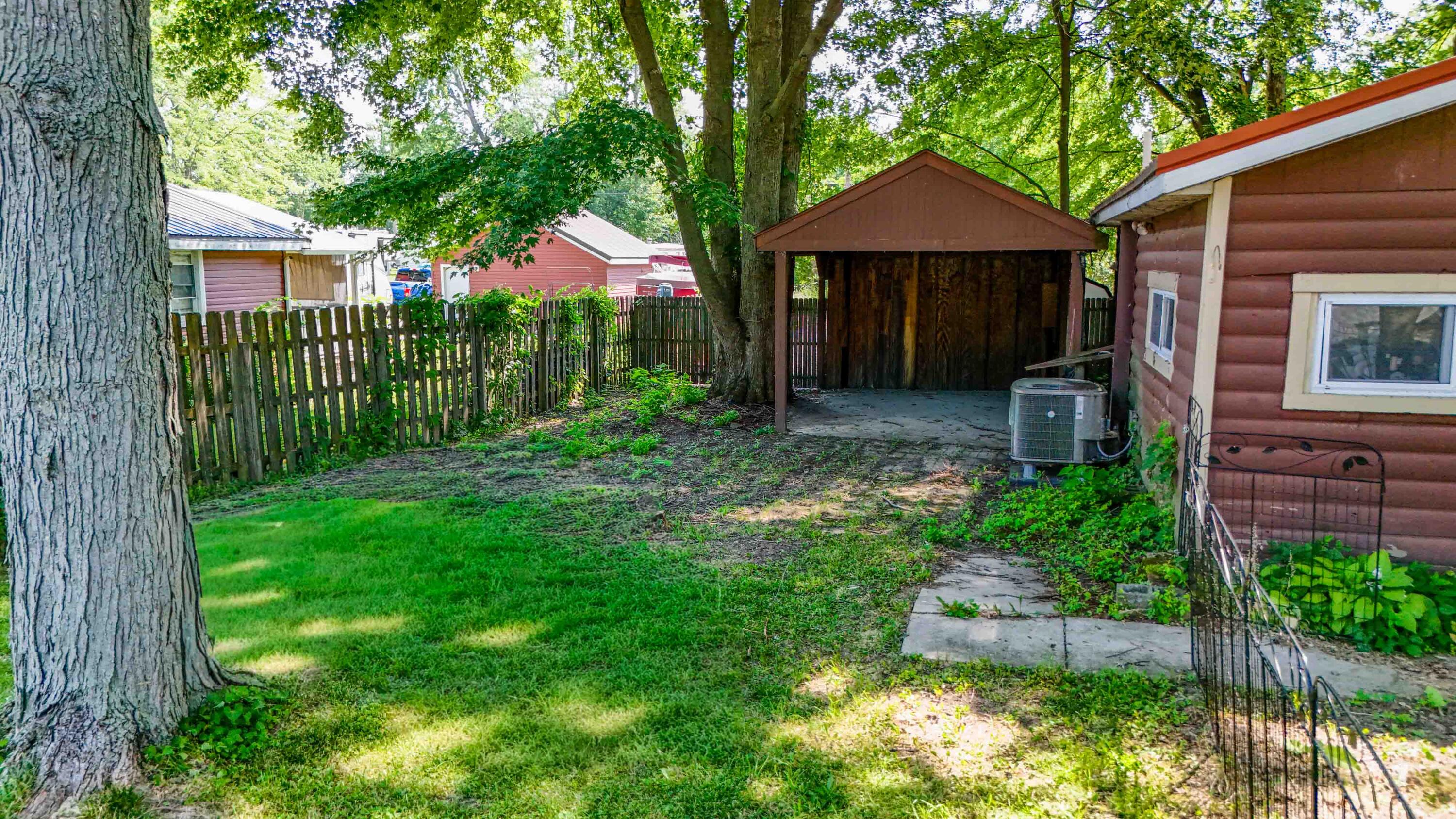 11292 Hiawatha Path Property Photo 5