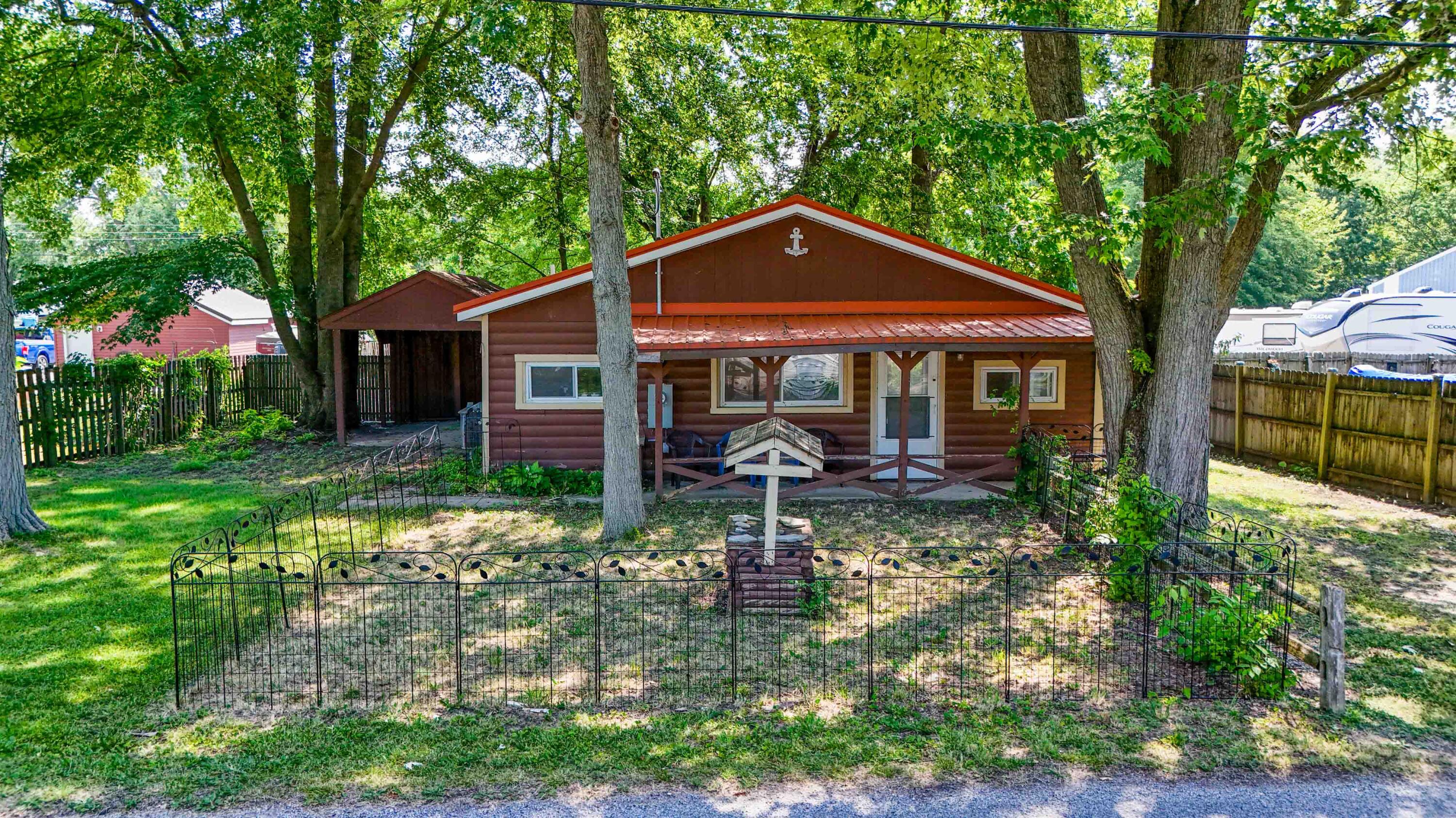 11292 Hiawatha Path Property Photo 6