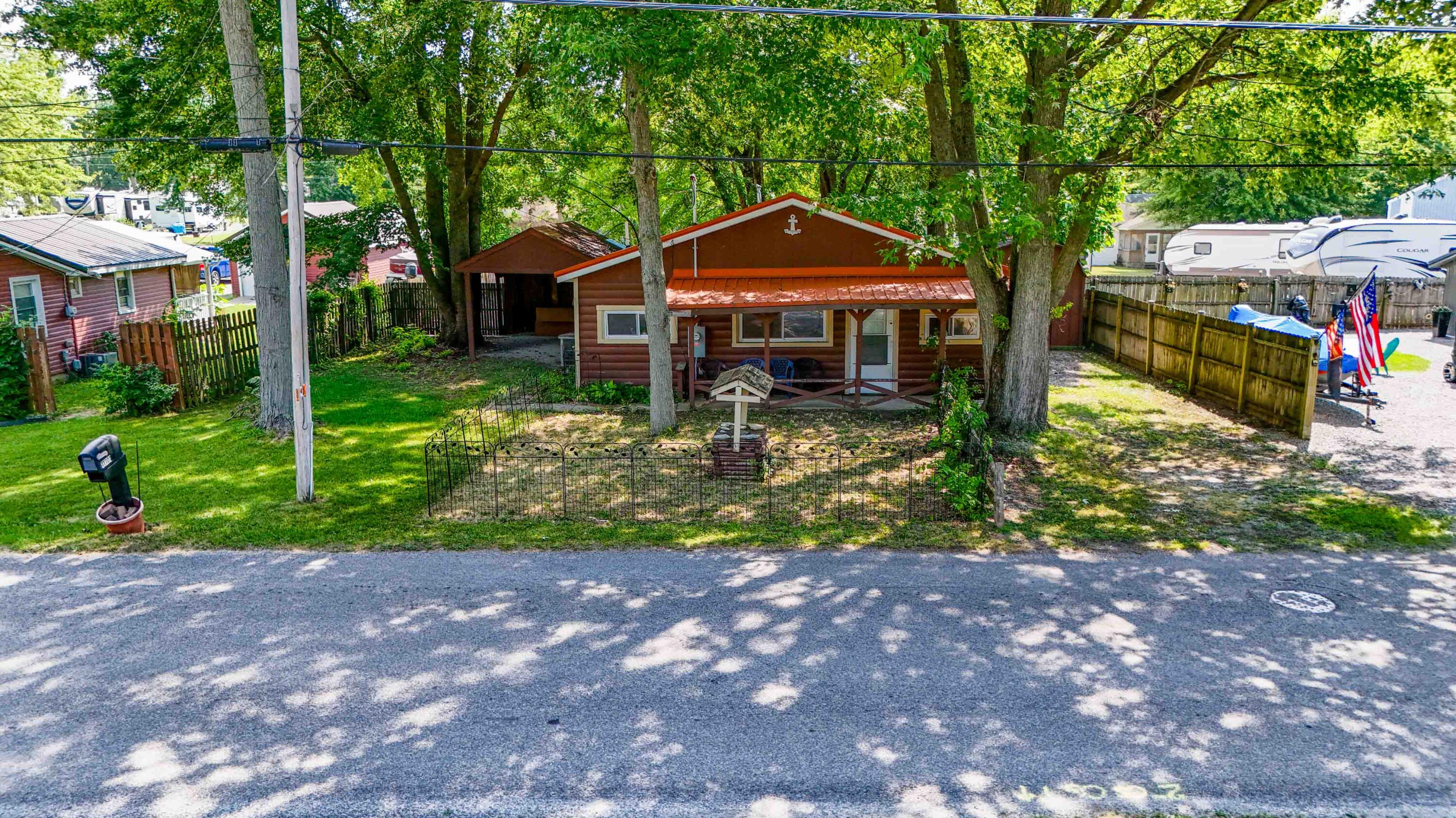 11292 Hiawatha Path Property Photo 8