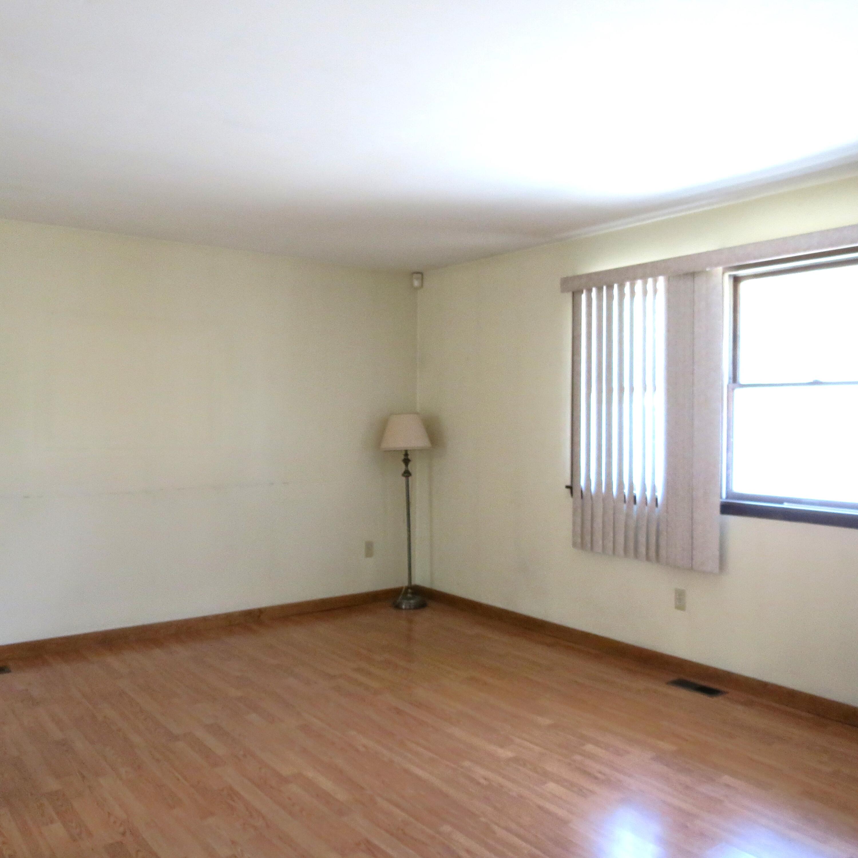 1633 Fair Oaks Drive Property Photo 4