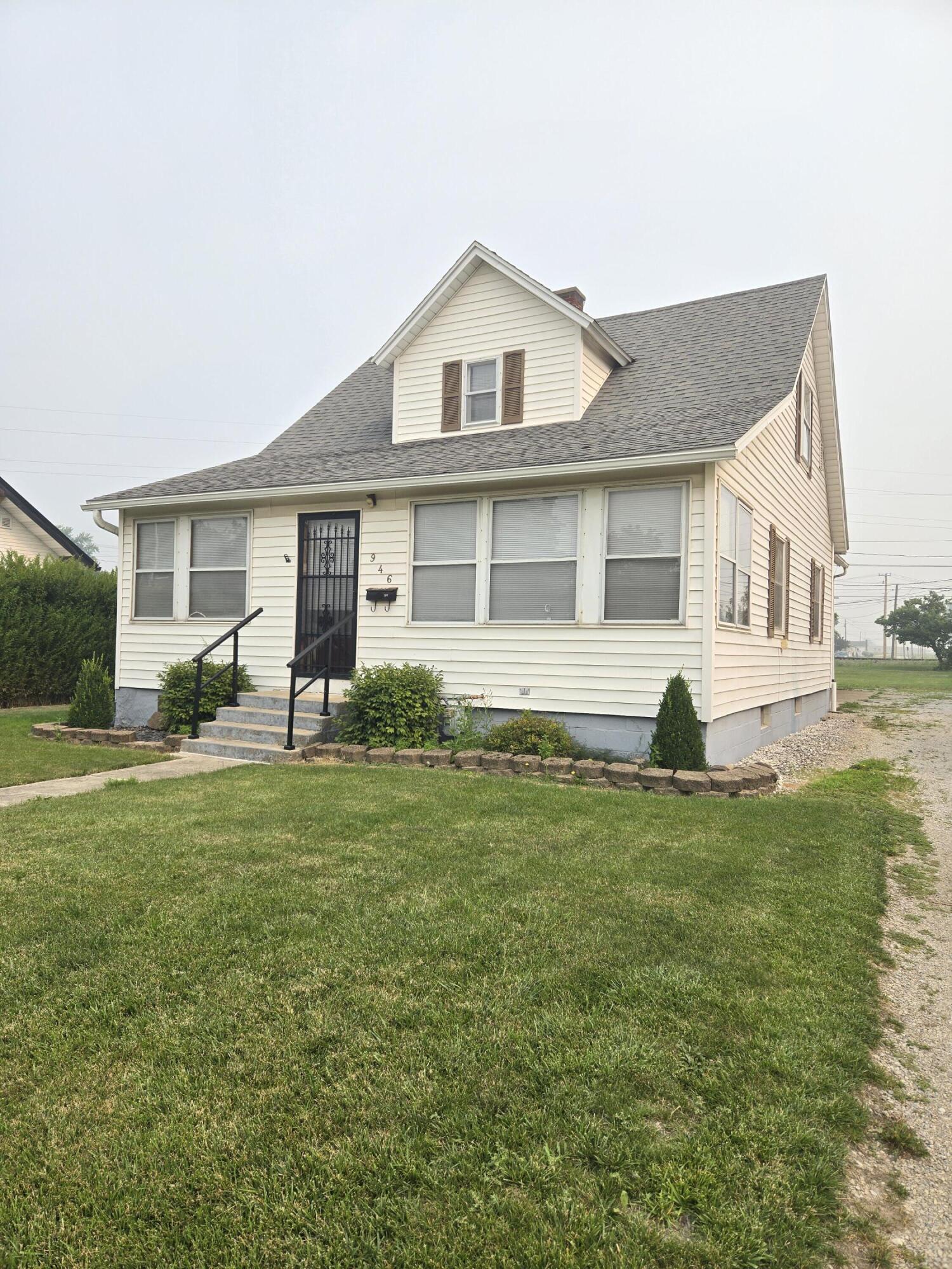 946 E Spring Street Property Photo 1