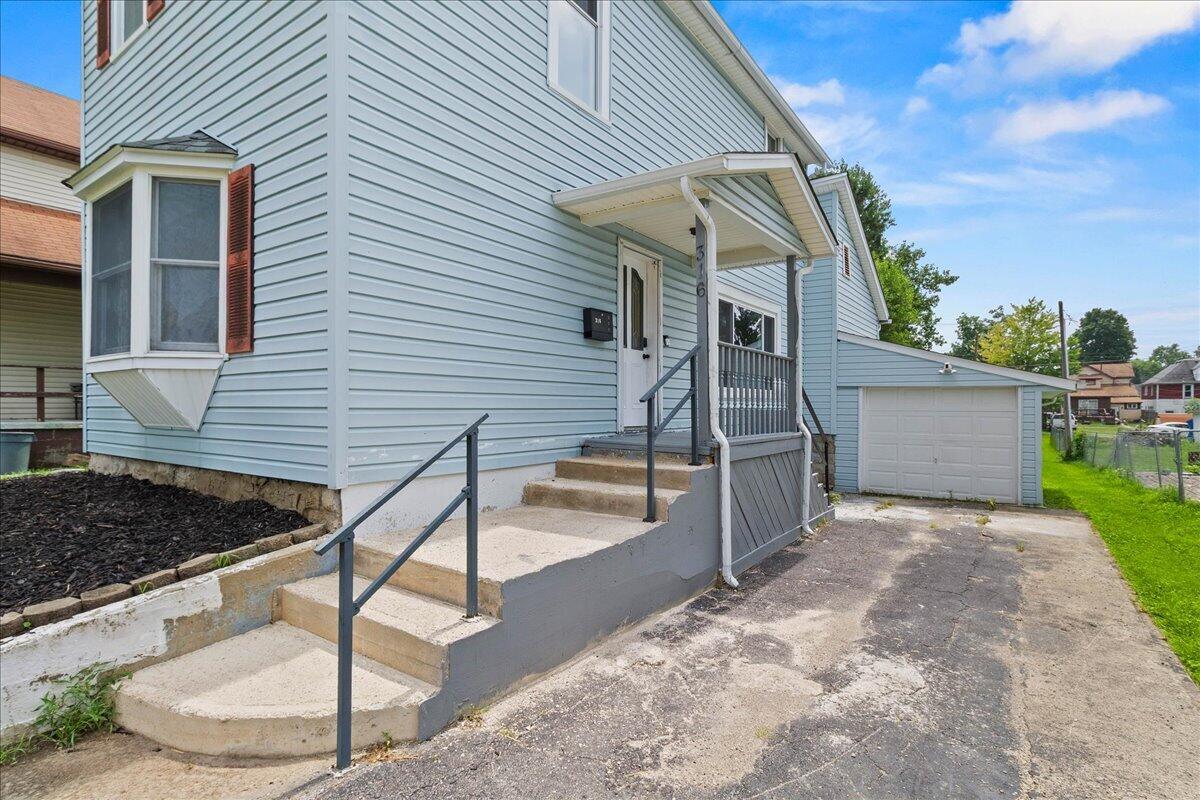 316 E High Avenue Property Photo 4