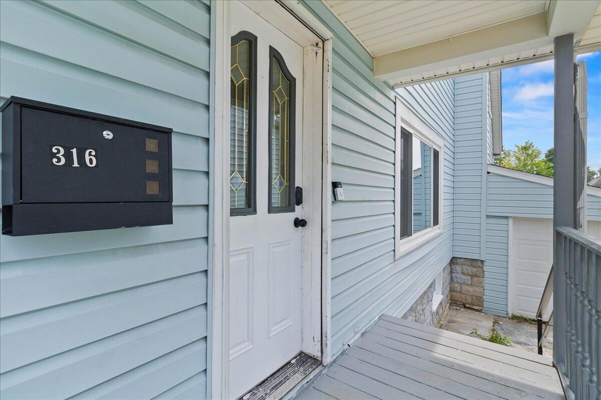 316 E High Avenue Property Photo 5