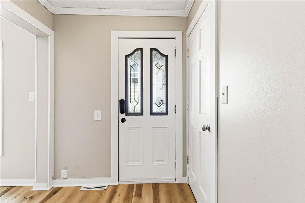 316 E High Avenue Property Photo 6