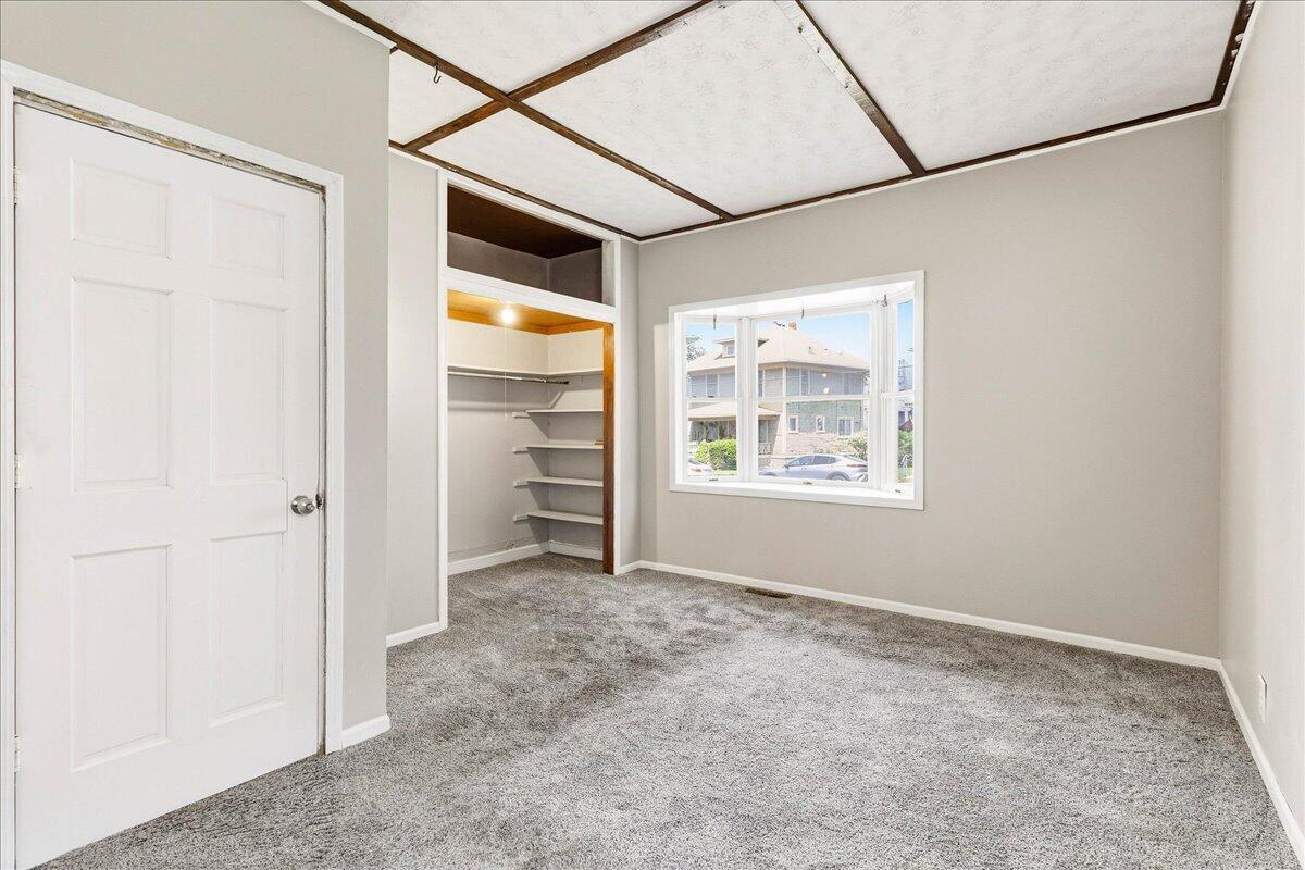 316 E High Avenue Property Photo 9
