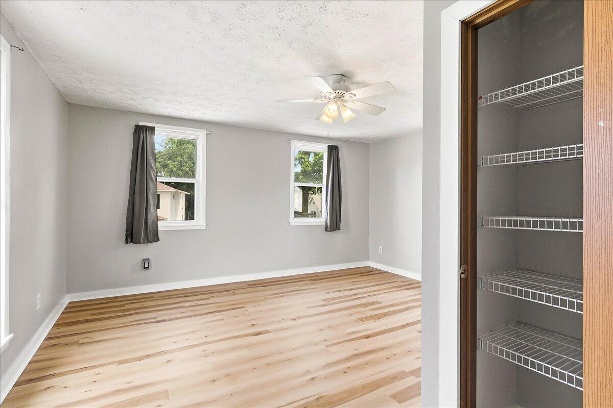 316 E High Avenue Property Photo 28