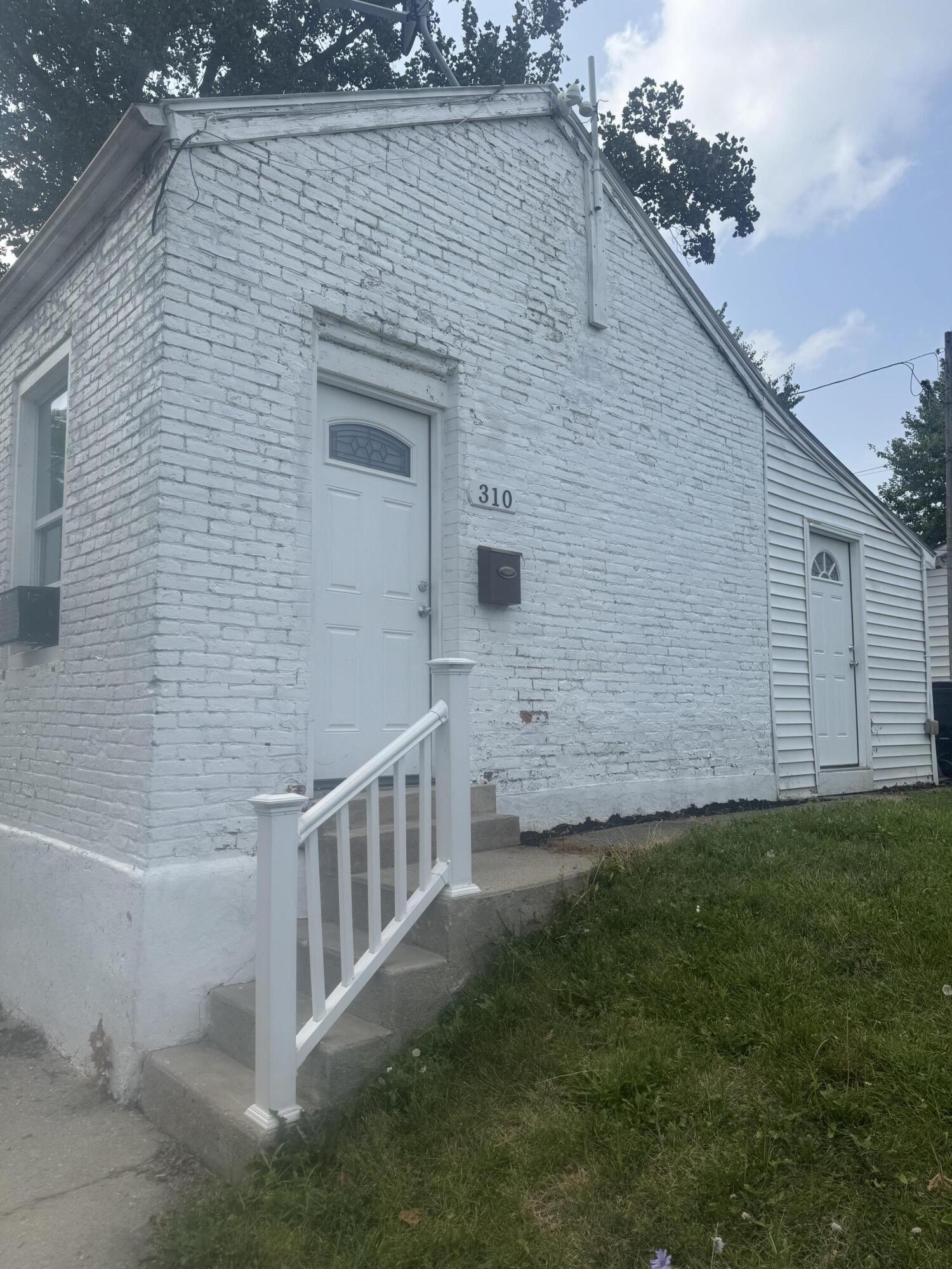 310 Young Street Property Photo 1