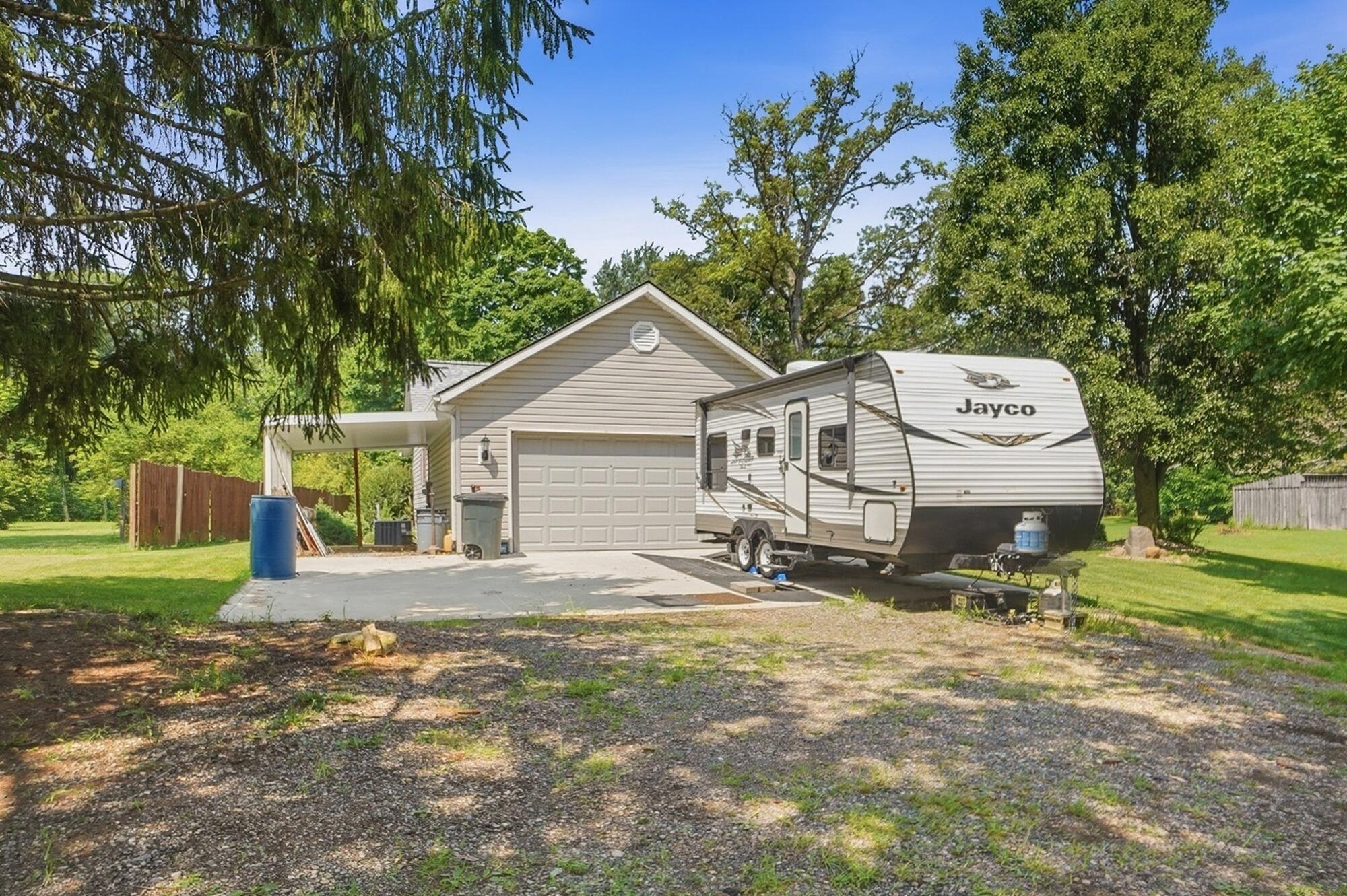 384 N Parkview Road Property Photo 3