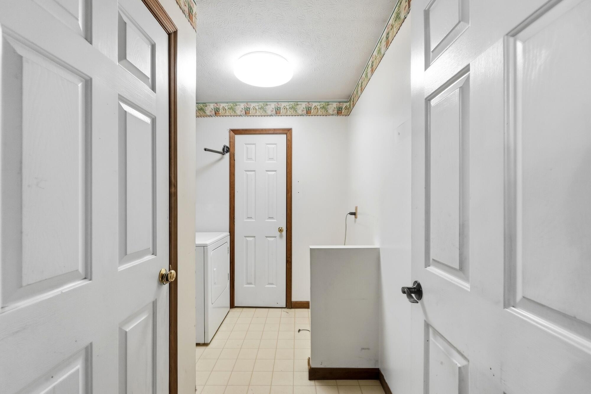 384 N Parkview Road Property Photo 23