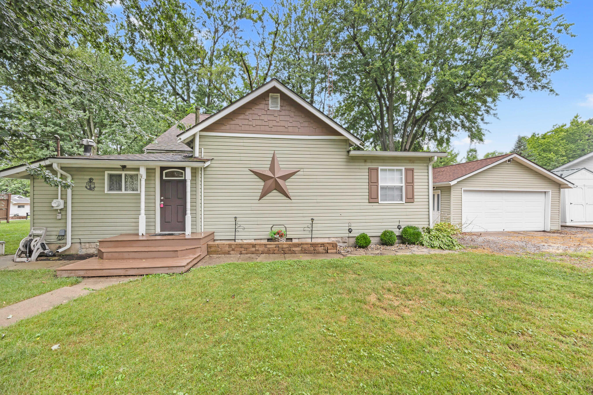 11273 Bayview Lane Property Photo 1
