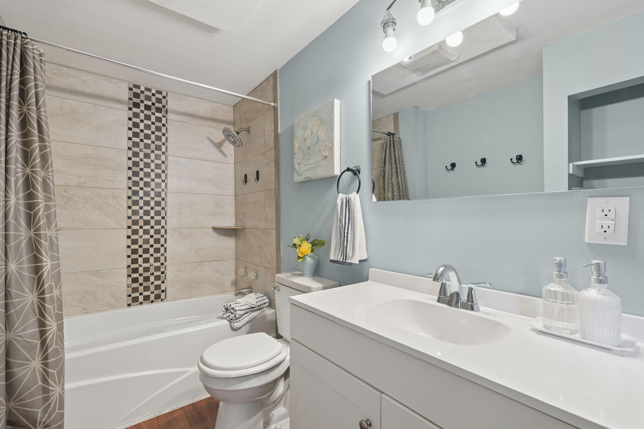 918 Elder Street Property Photo 14