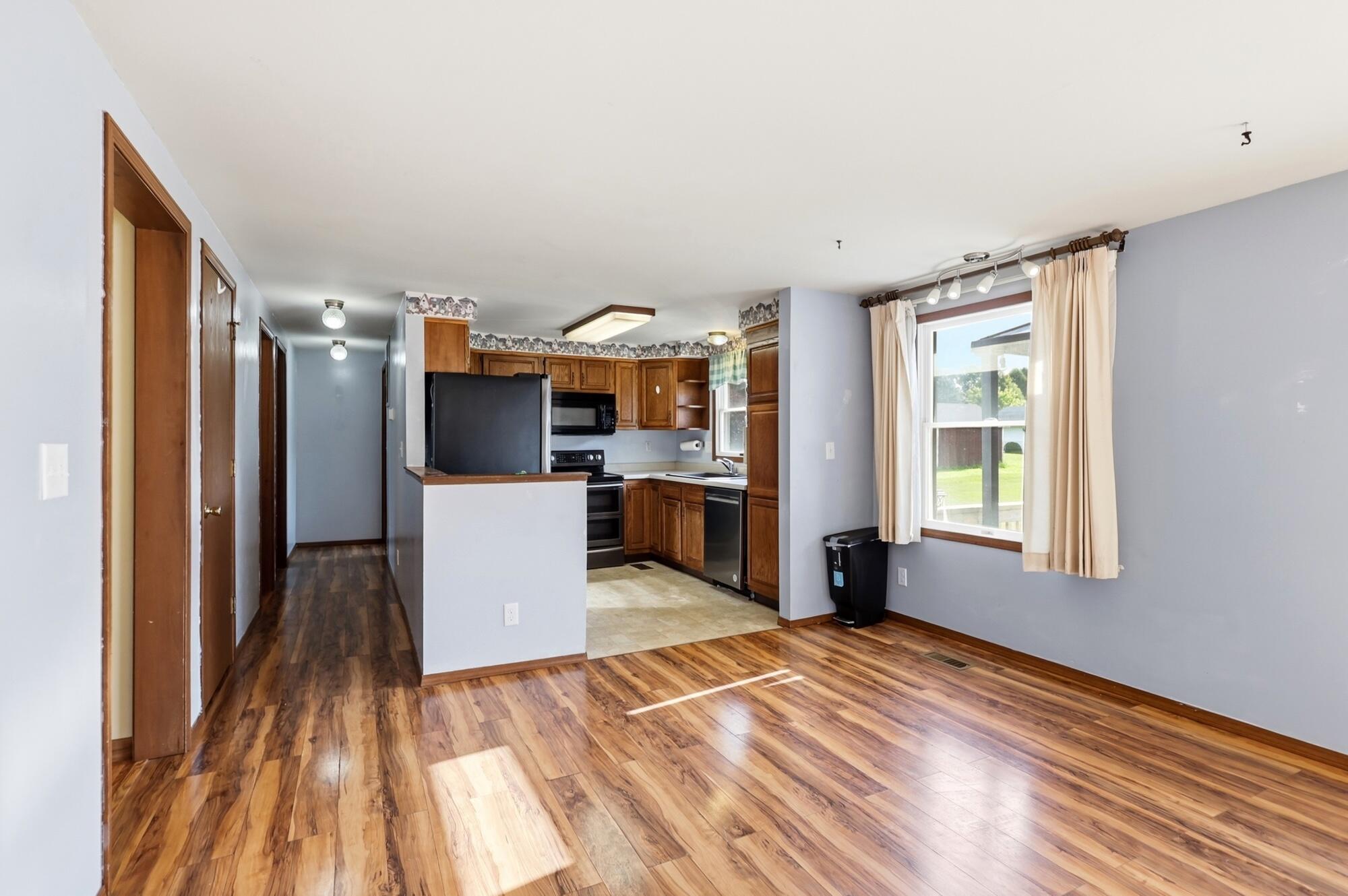 373 New Haven Drive Property Photo 10