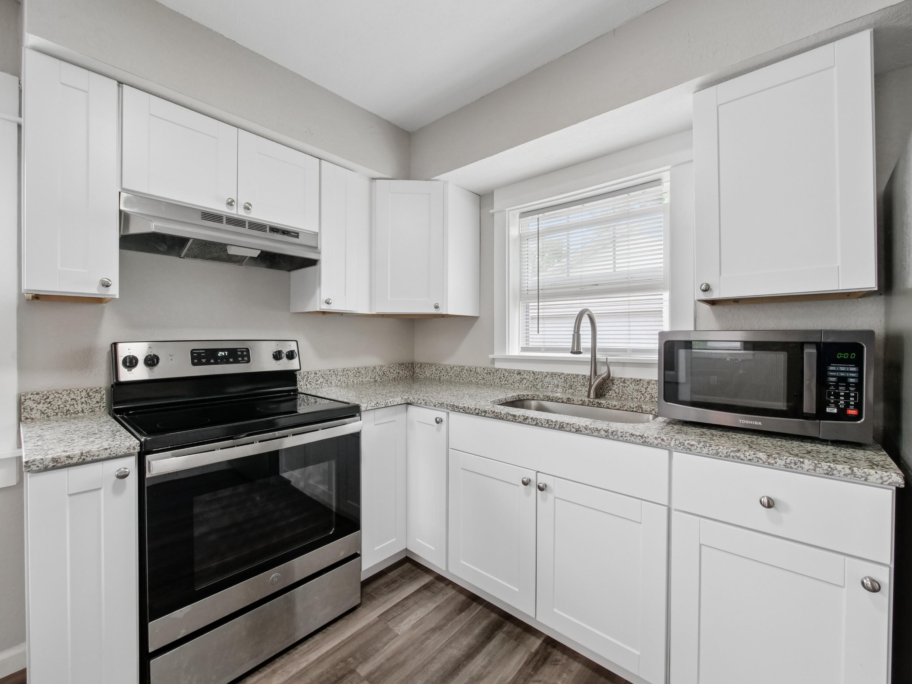 1815 Fieldstone Drive Property Photo 8