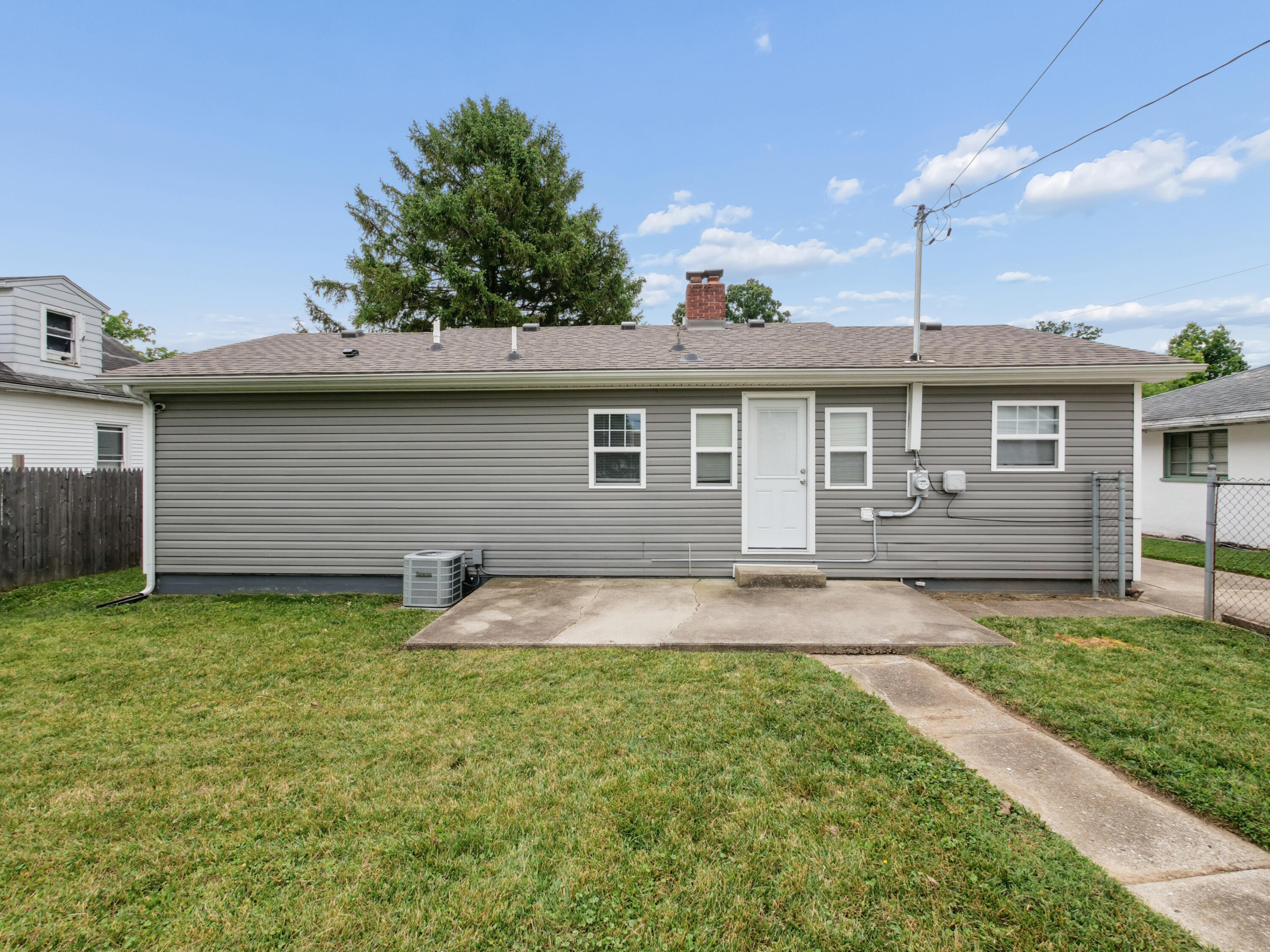 1815 Fieldstone Drive Property Photo 17