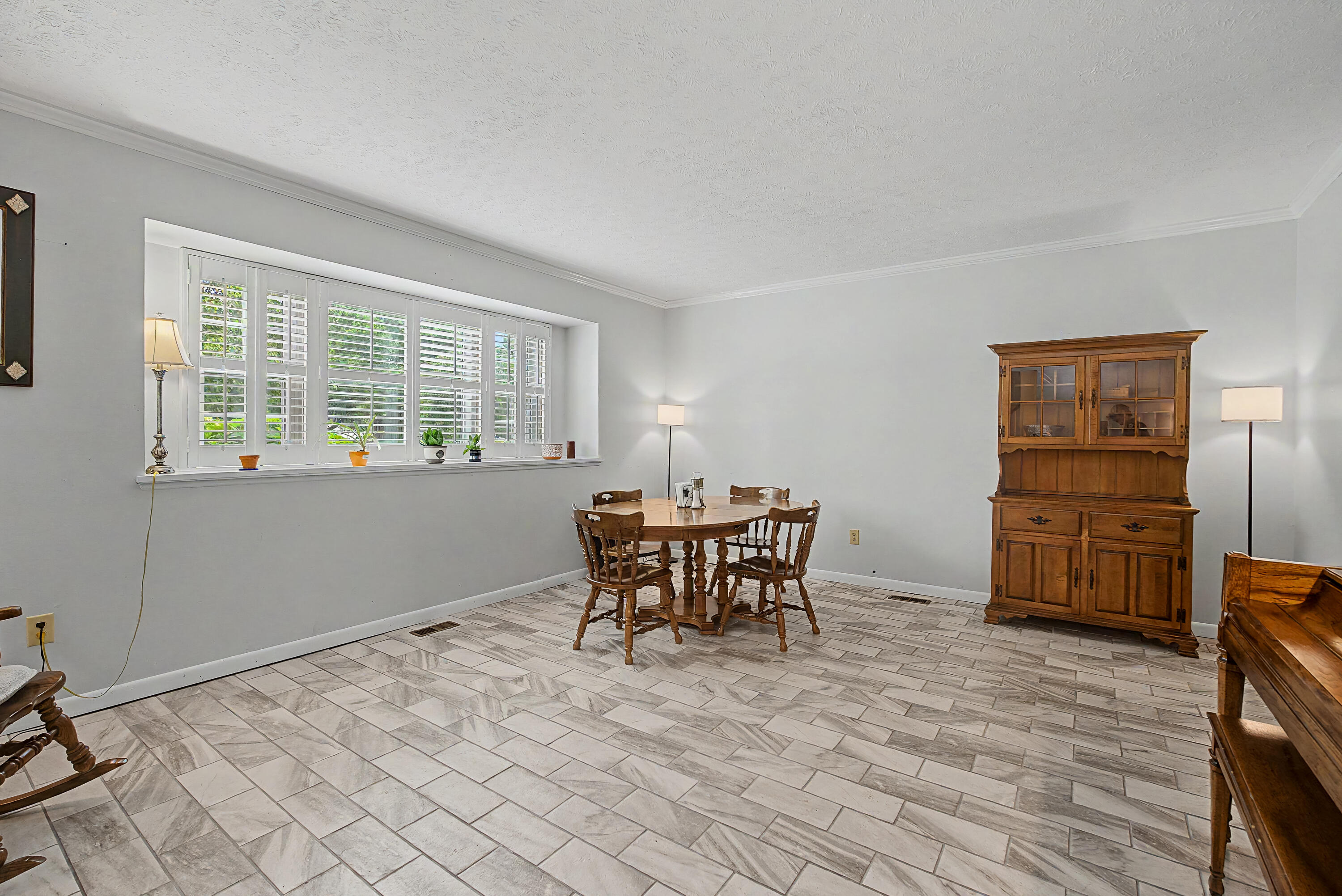 129 Outerview Circle Property Photo 13