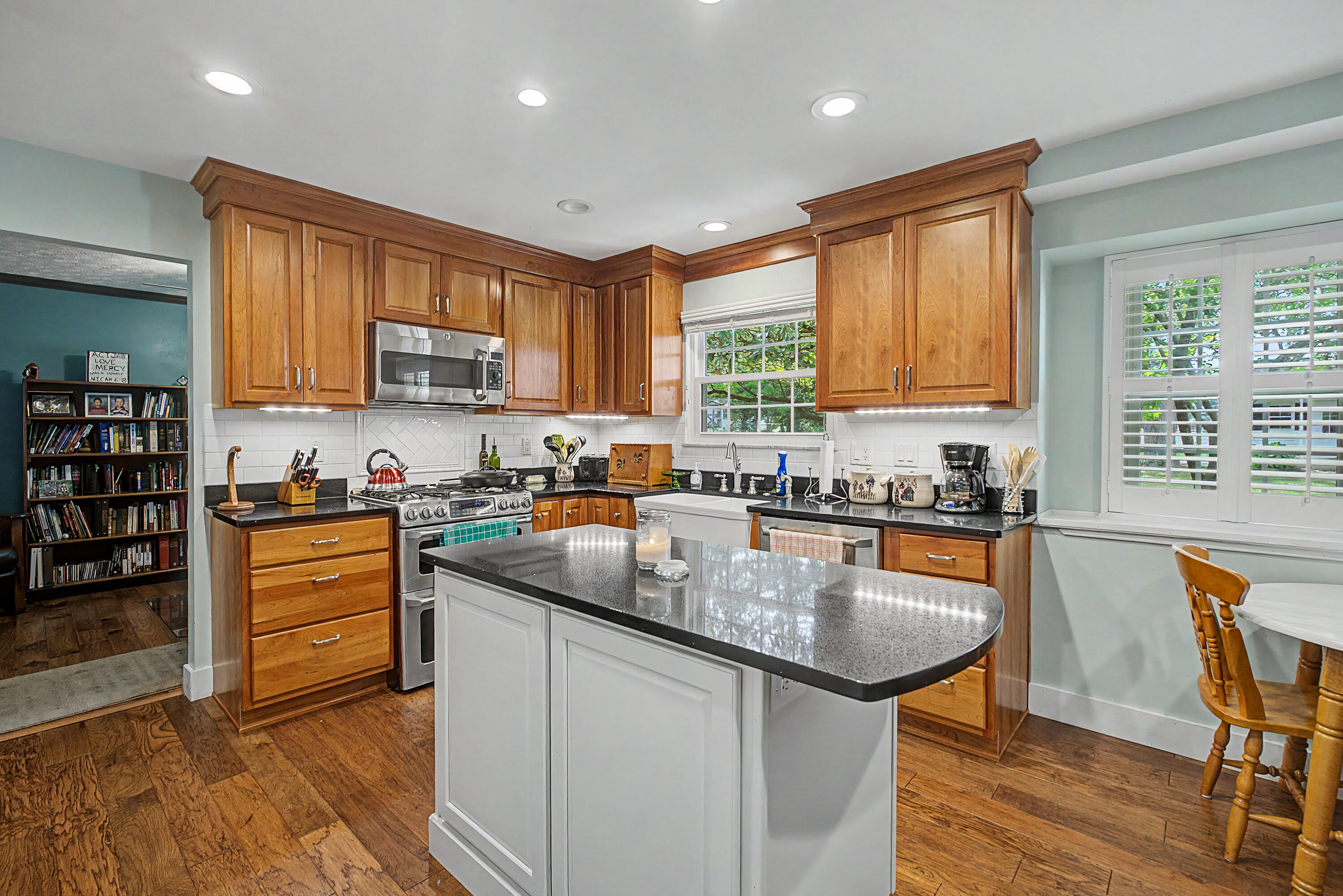 129 Outerview Circle Property Photo 19