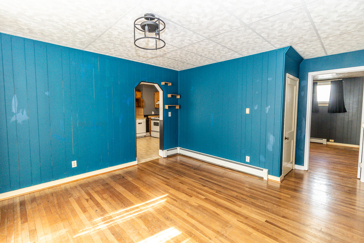 208 W George Street Property Photo 2