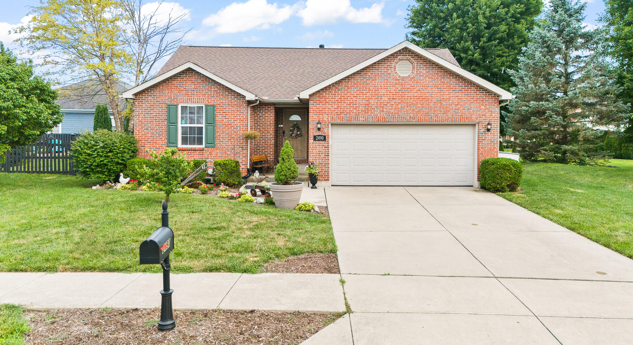2490 Meadowpoint Drive Property Photo 1