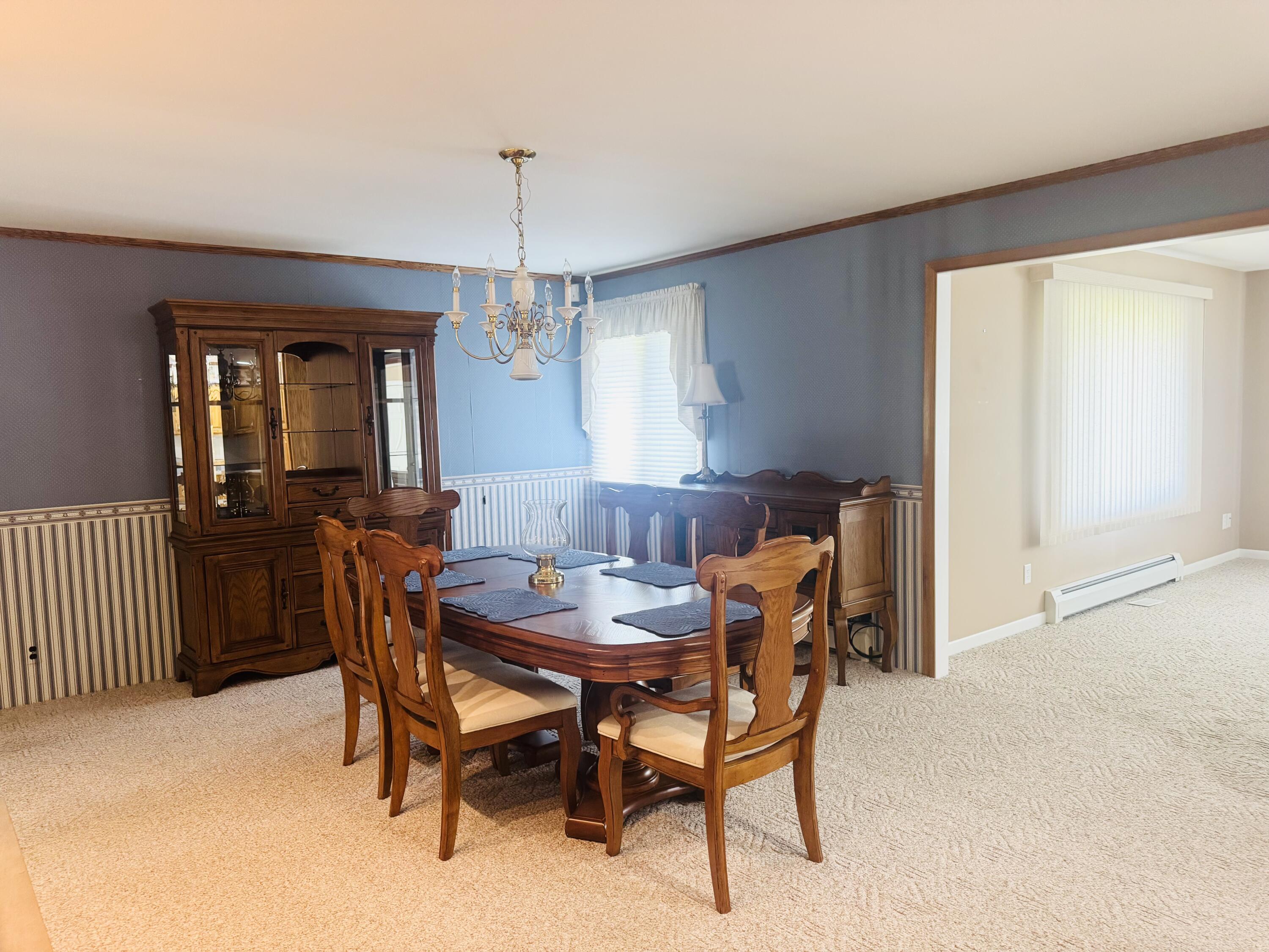 609 Royal Lane Property Photo 3