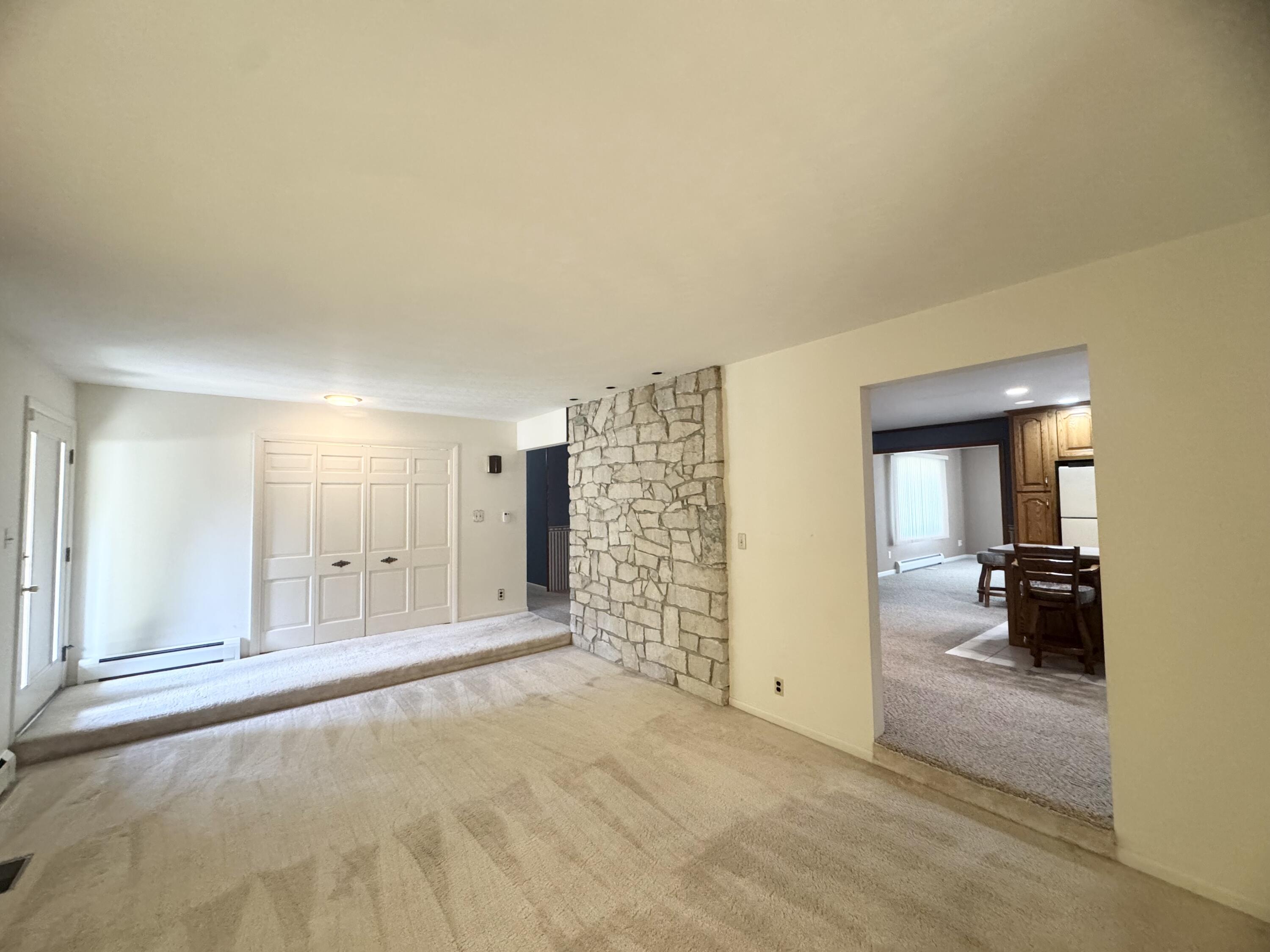 609 Royal Lane Property Photo 8