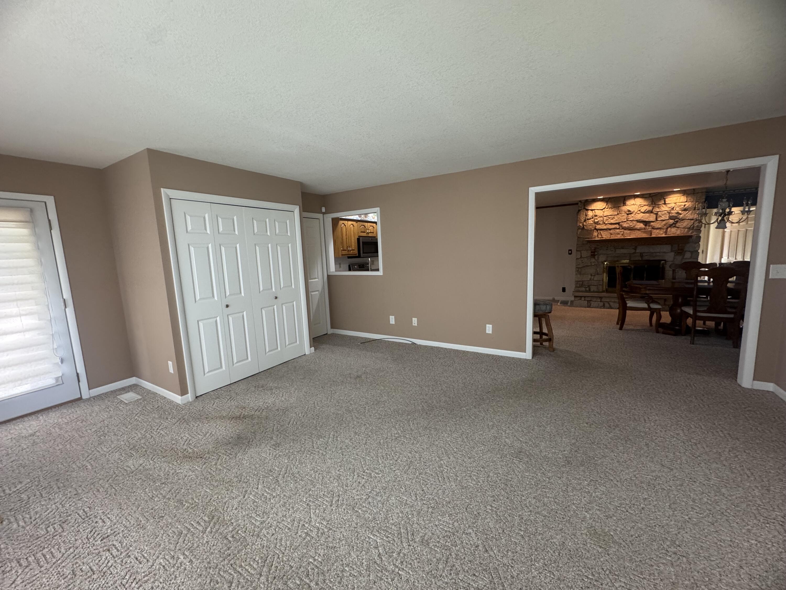 609 Royal Lane Property Photo 9