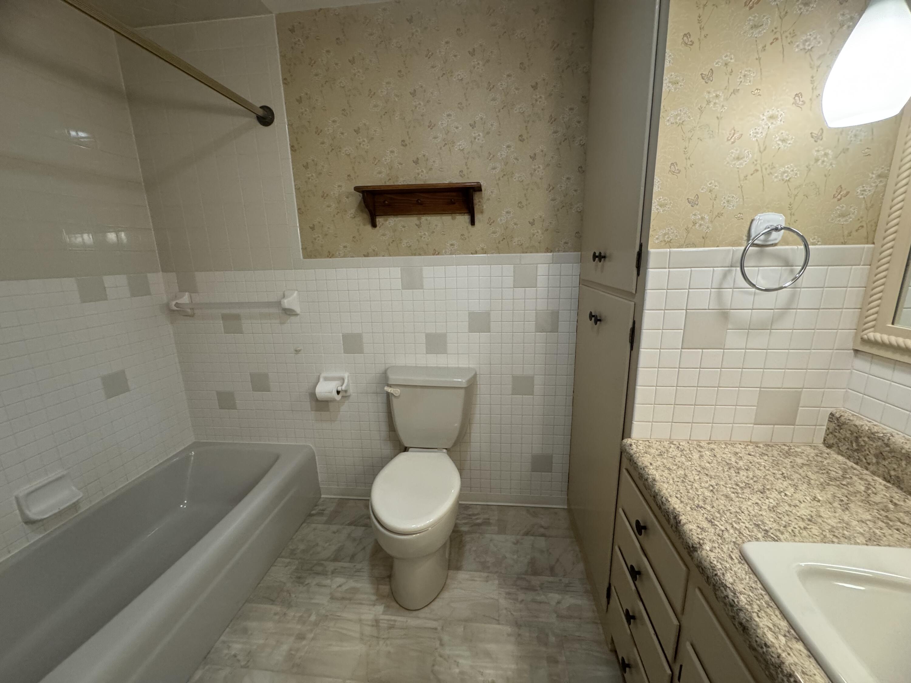 609 Royal Lane Property Photo 15